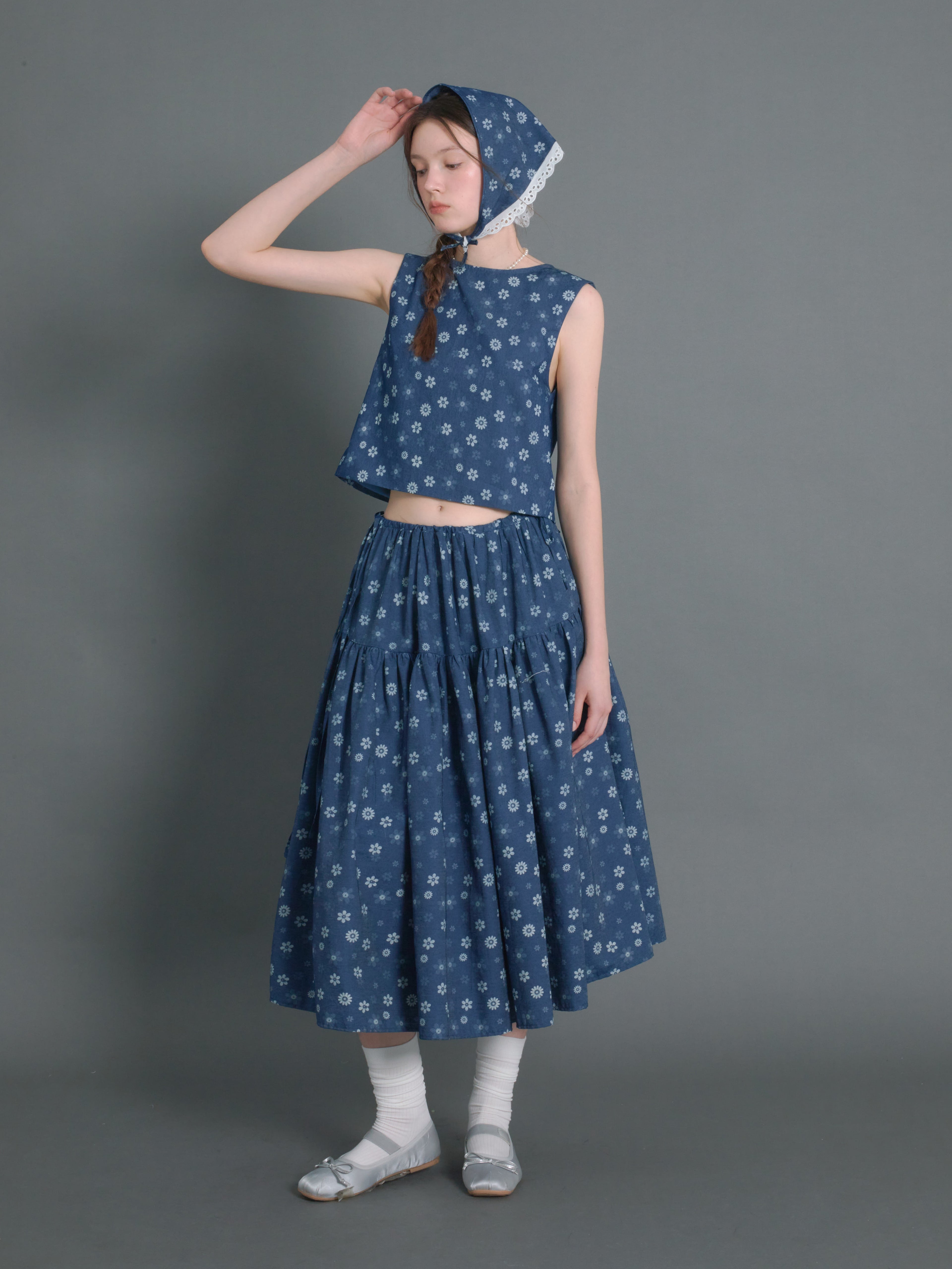 Flower Denim Sleeveless Back Ribbon Top & Gather Fluffy Skirt