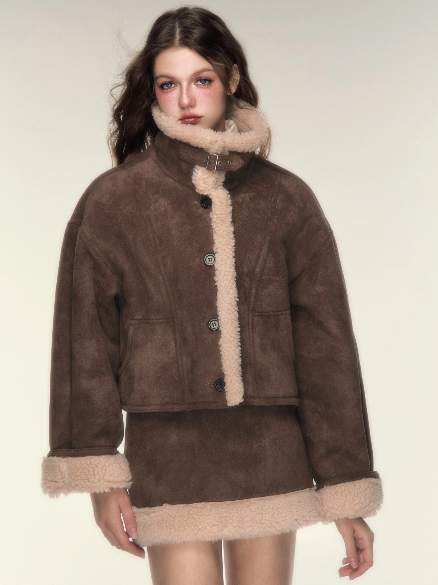 오토바이 스타일 모피 스티치 짧은 코트 및 미니 스커트