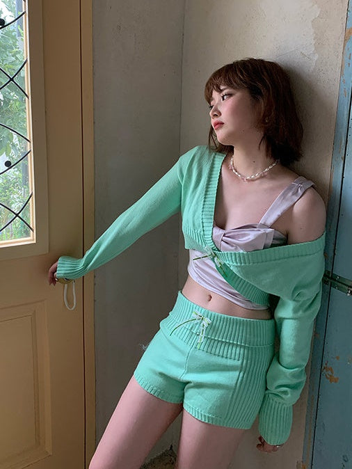 Cropped V-neck Knit Cardigan & Hot Pants