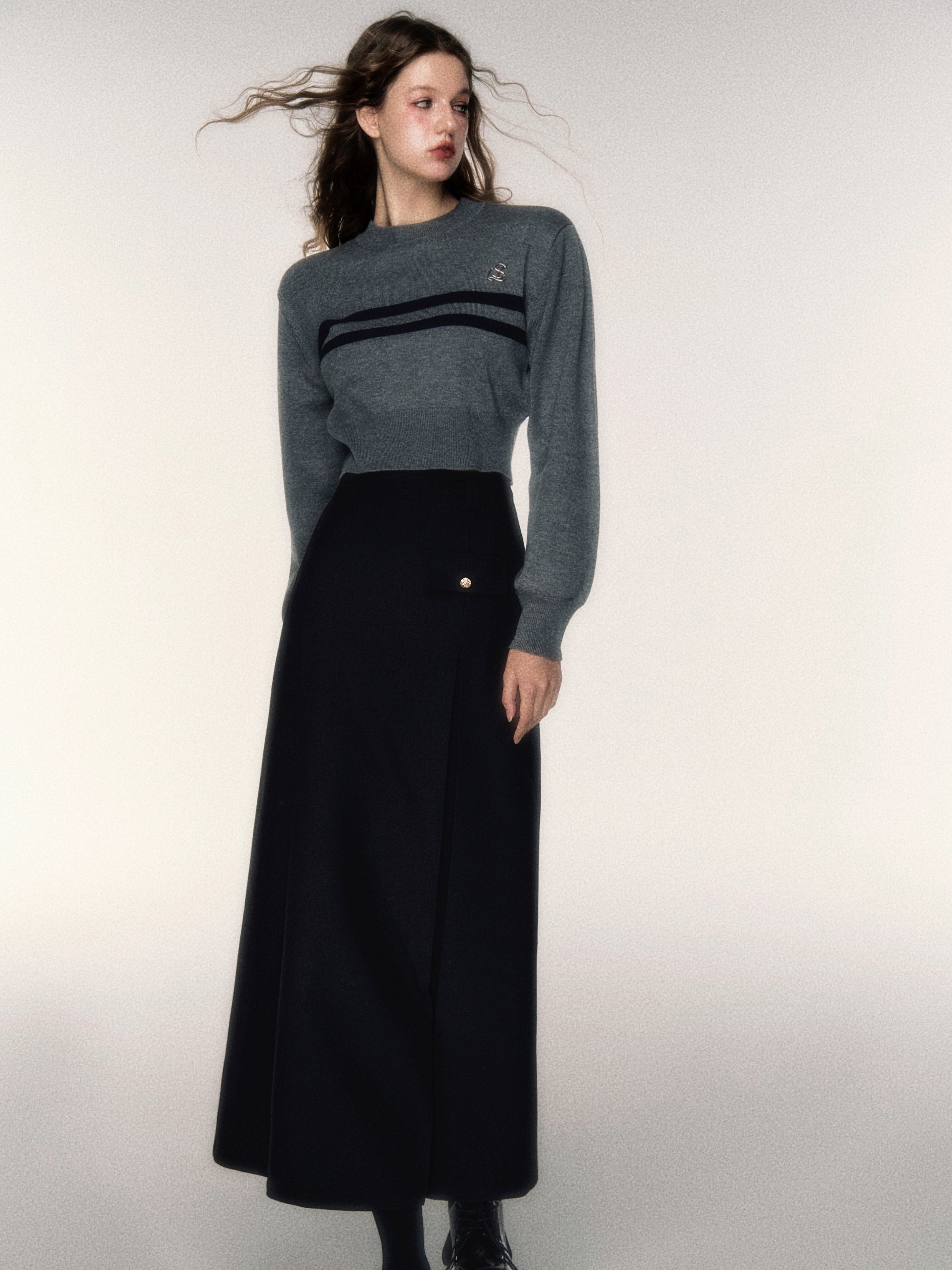 Retro Border Short Sweater