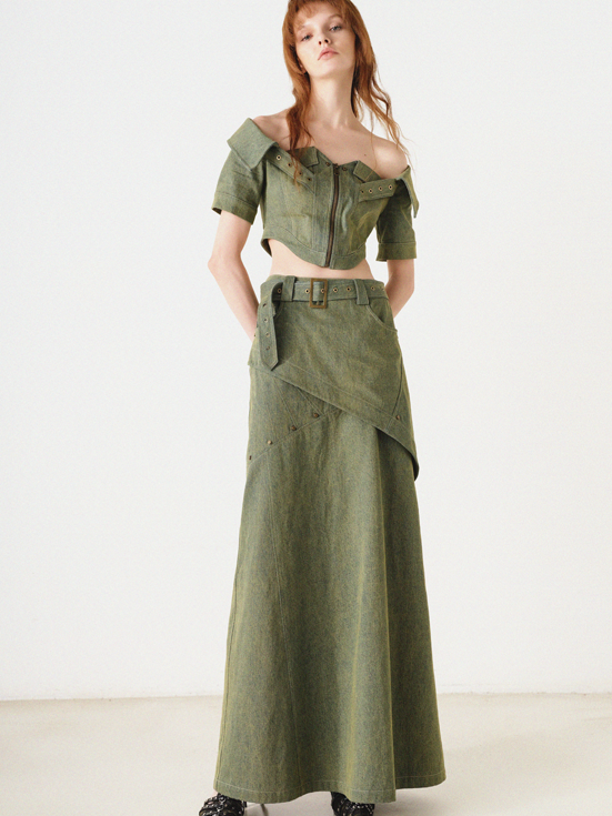 Denim-Off-Shoulder-Top & Long-Rock mit Gürtel