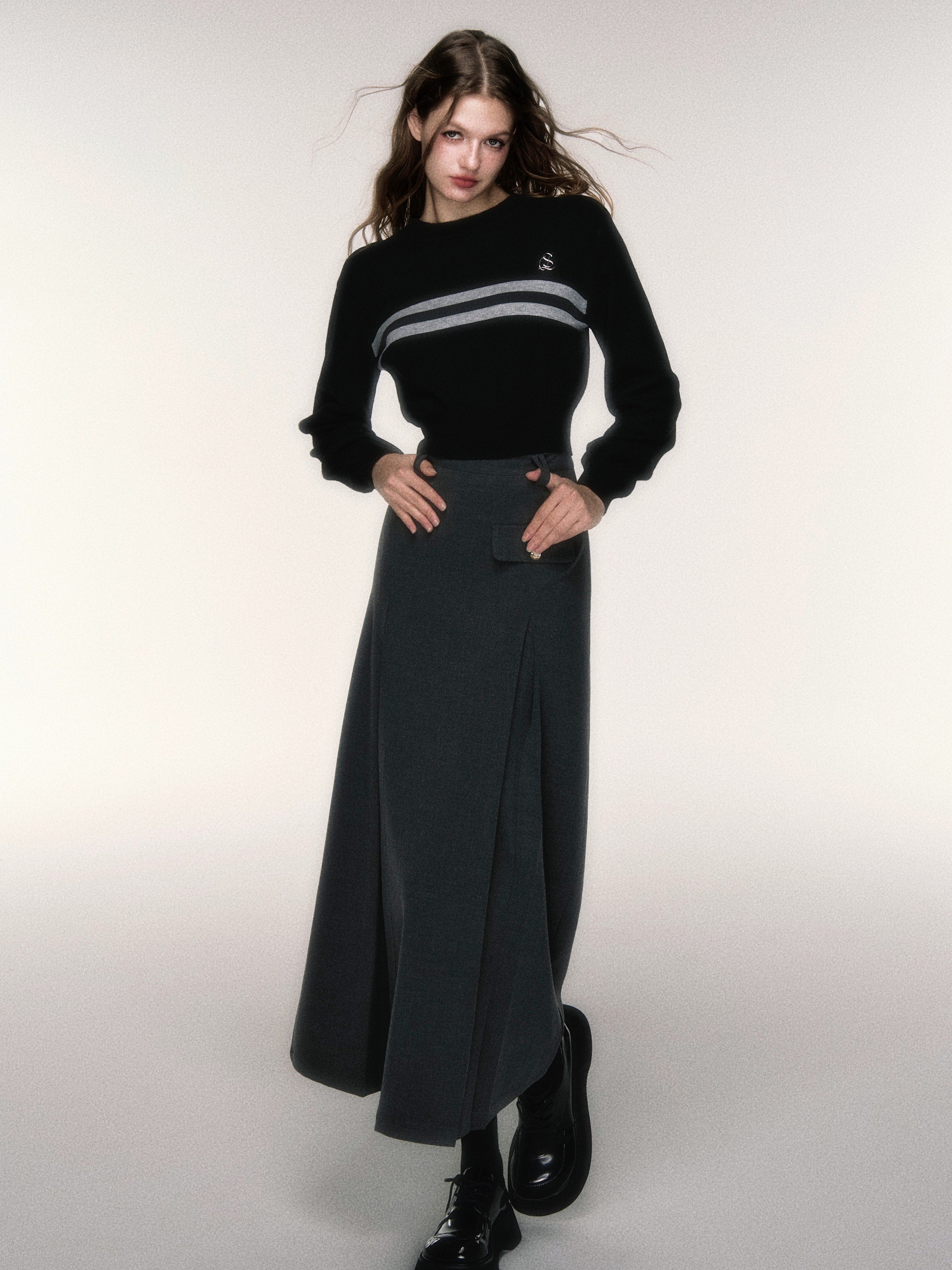 Retro Border Short Sweater
