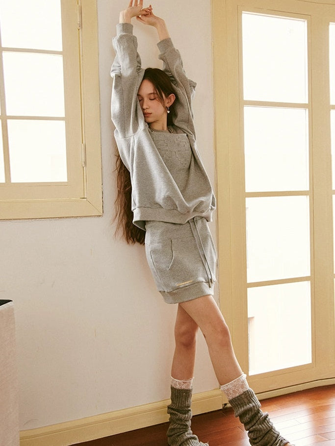 Emboss Ribbon Sweat & Short Skirt