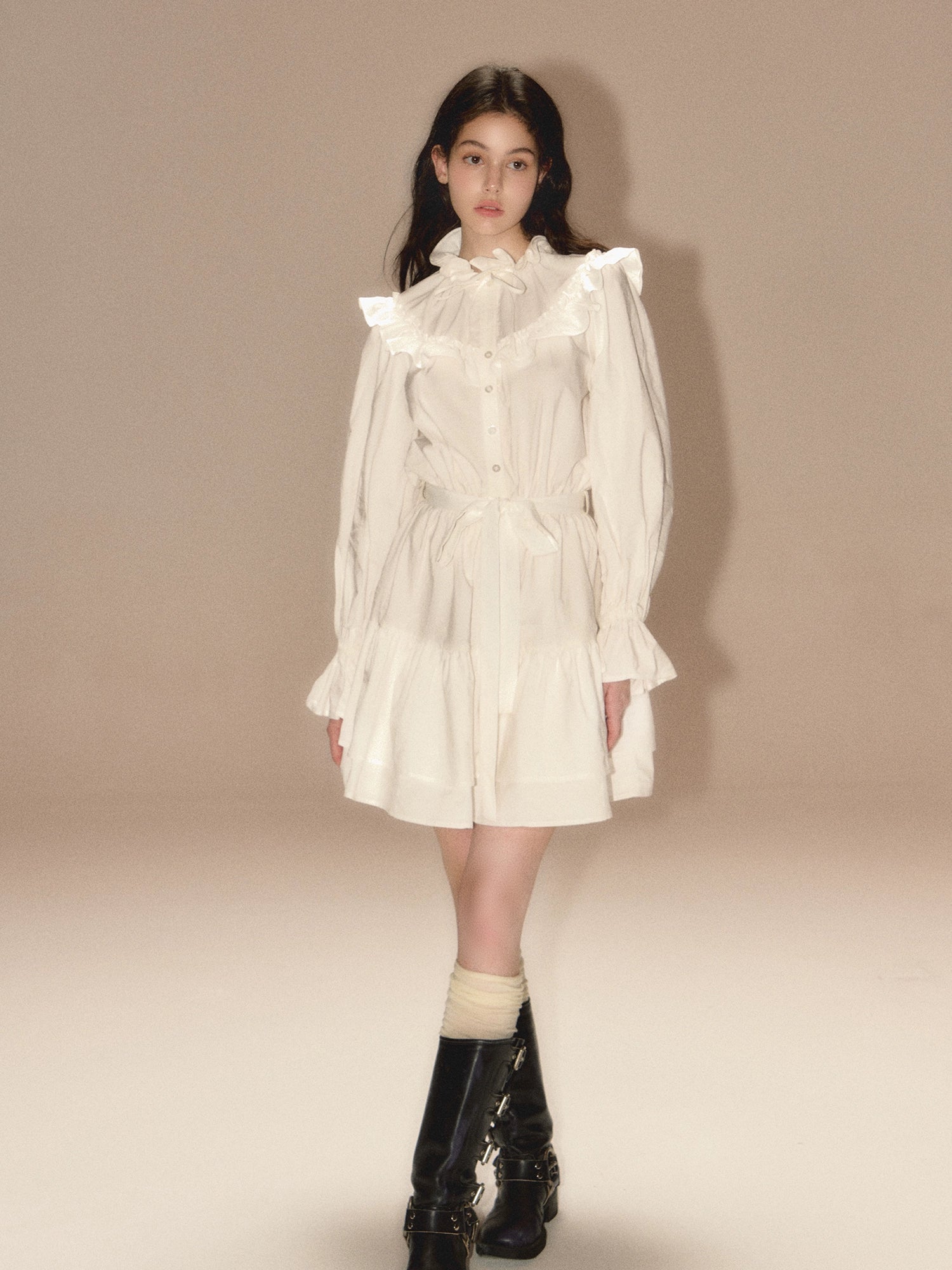 Spitzenkragen fliegende Hemdkleid