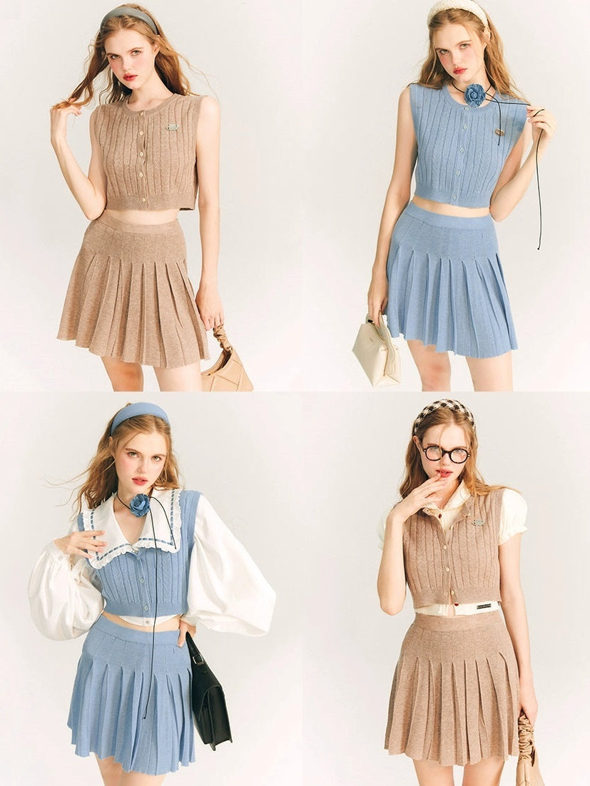 Gilet rond en tricot et jupe plissée