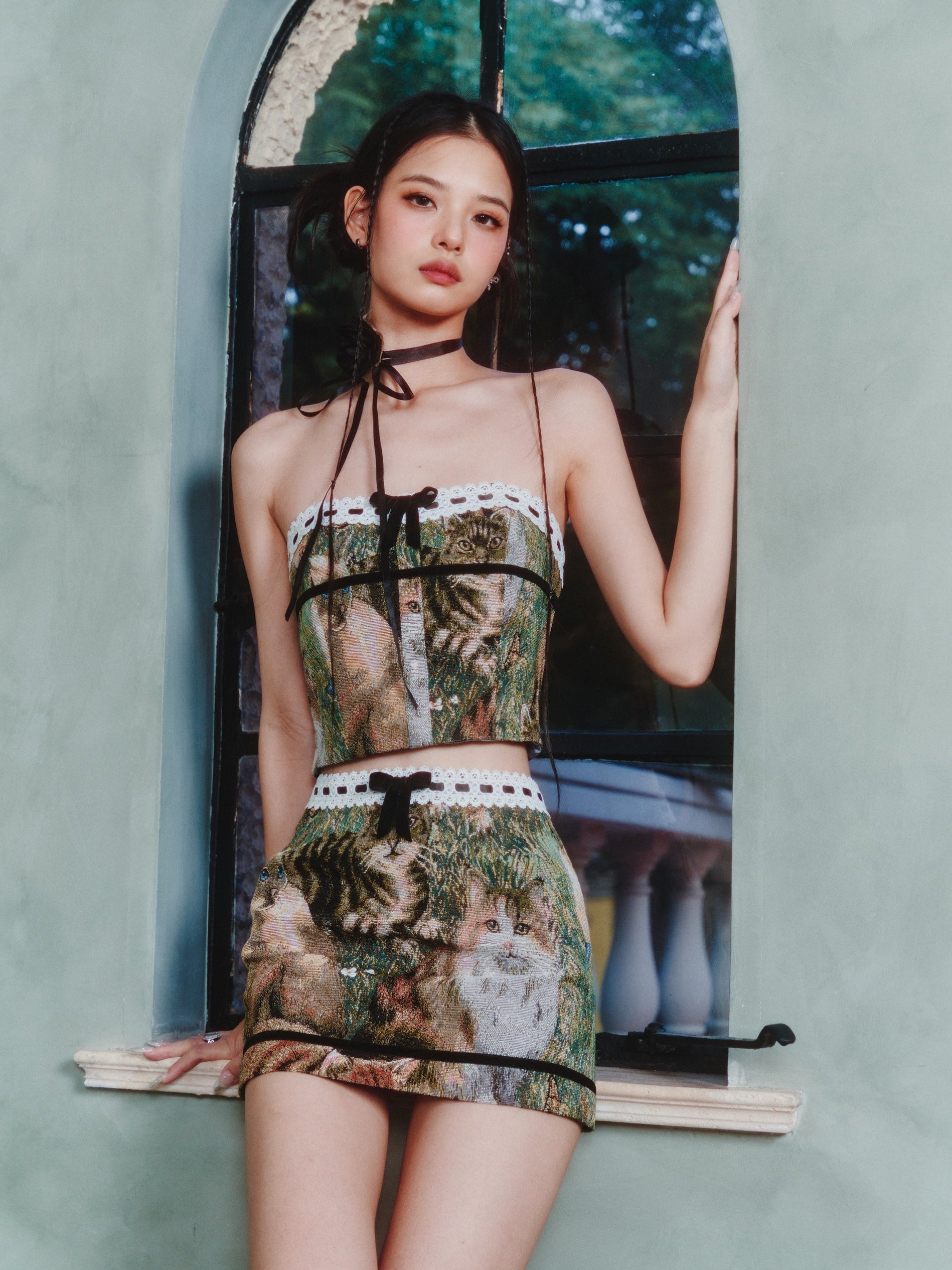 Lace Edge Bow Cat Jacquard Bare Top & Skirt