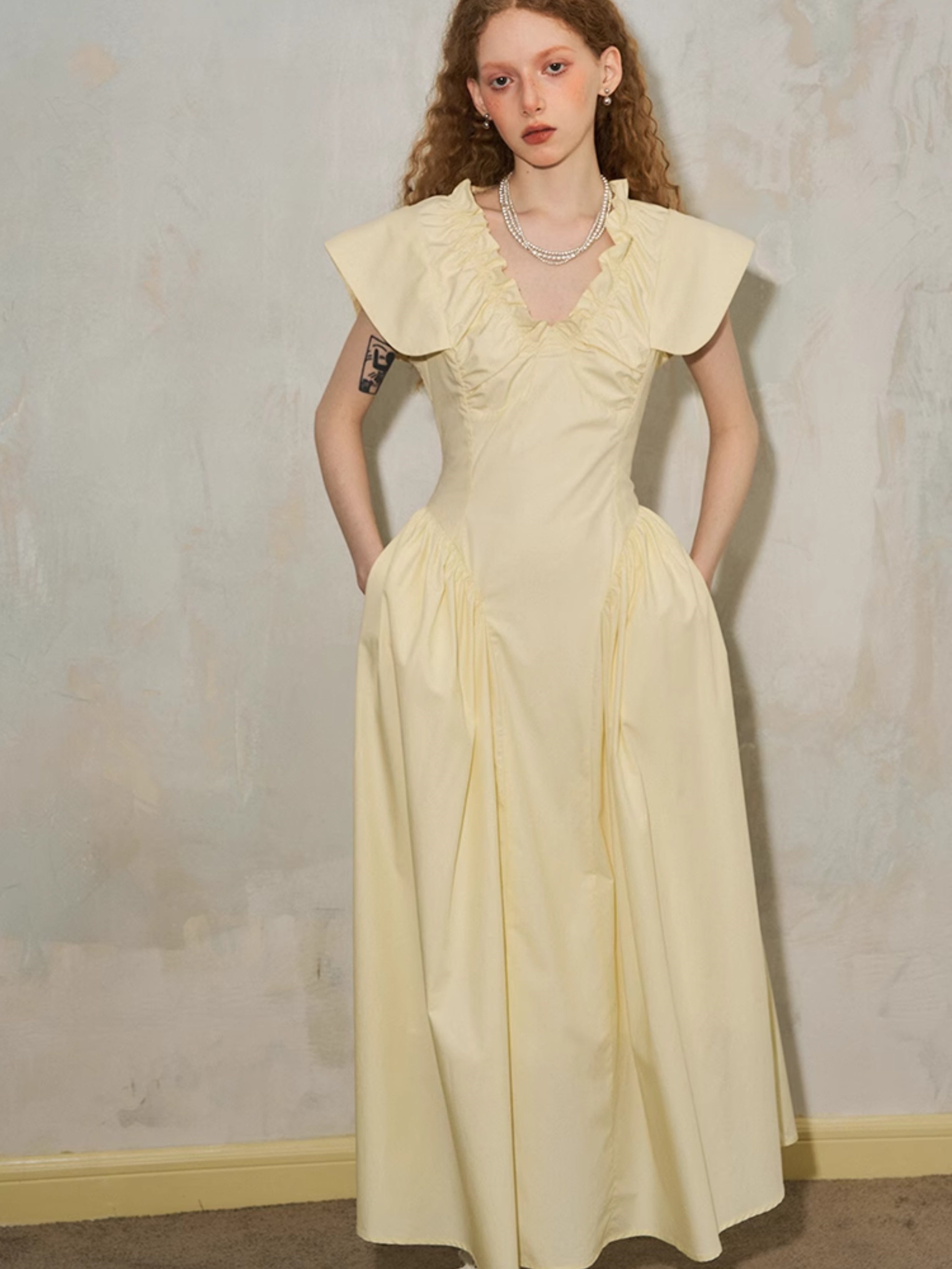 Wrinkled V-neck French Flying Sleeve Dress