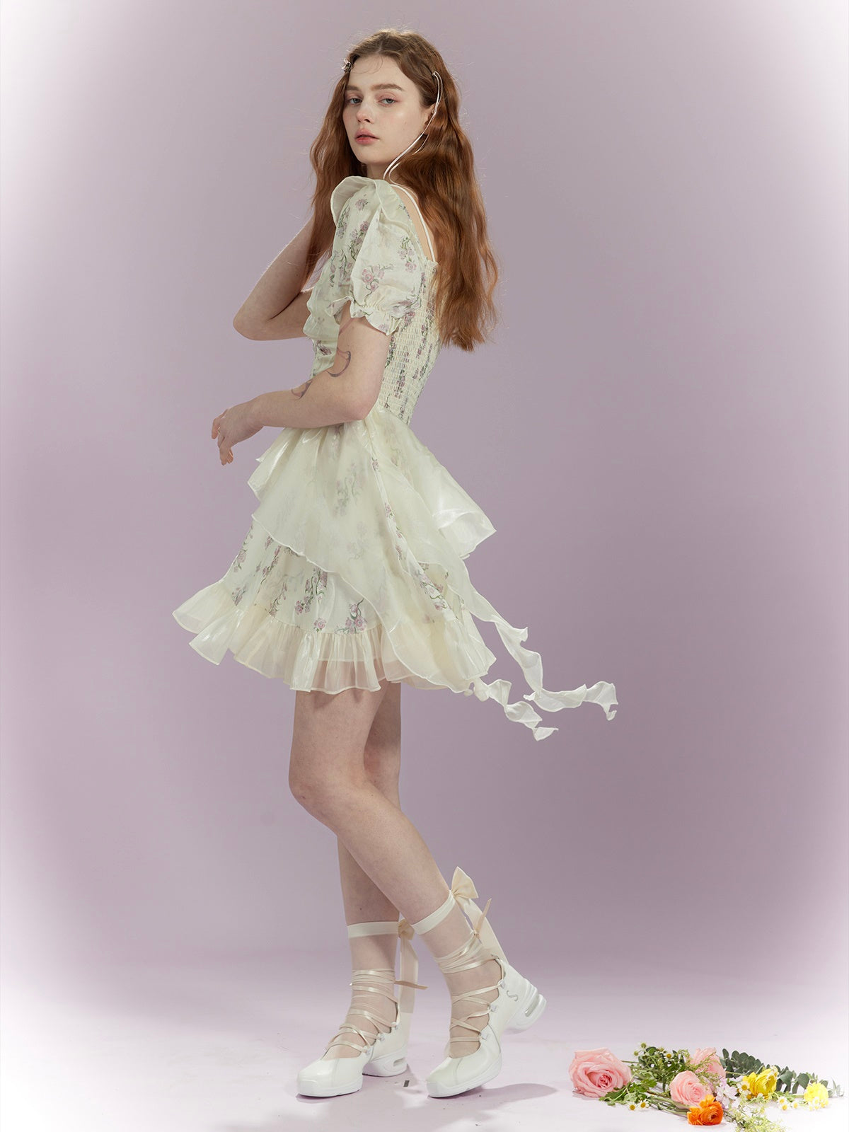 Blumengloss Puffärmel Wickelkleid