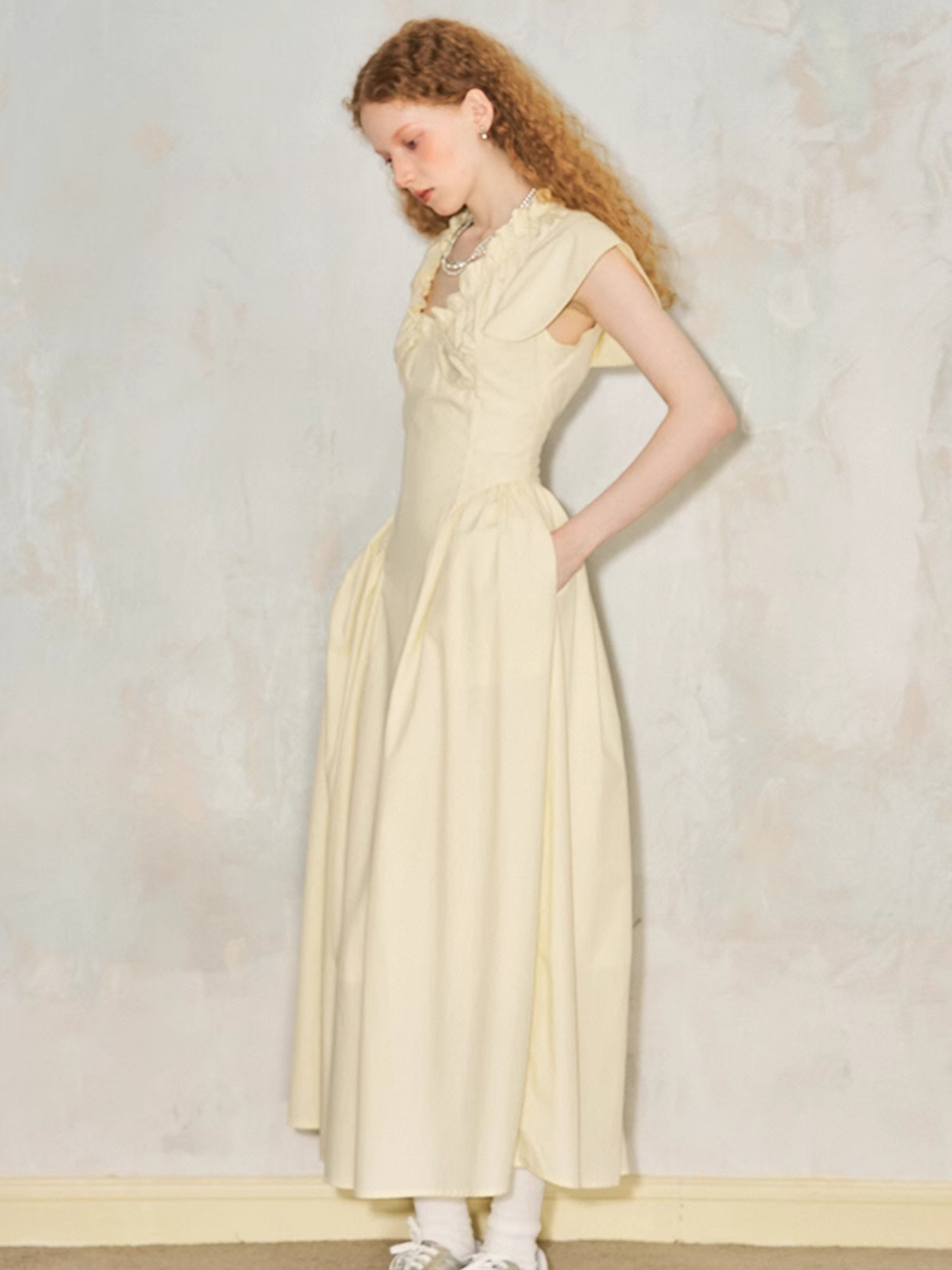 Wrinkled V-neck French Flying Sleeve Dress