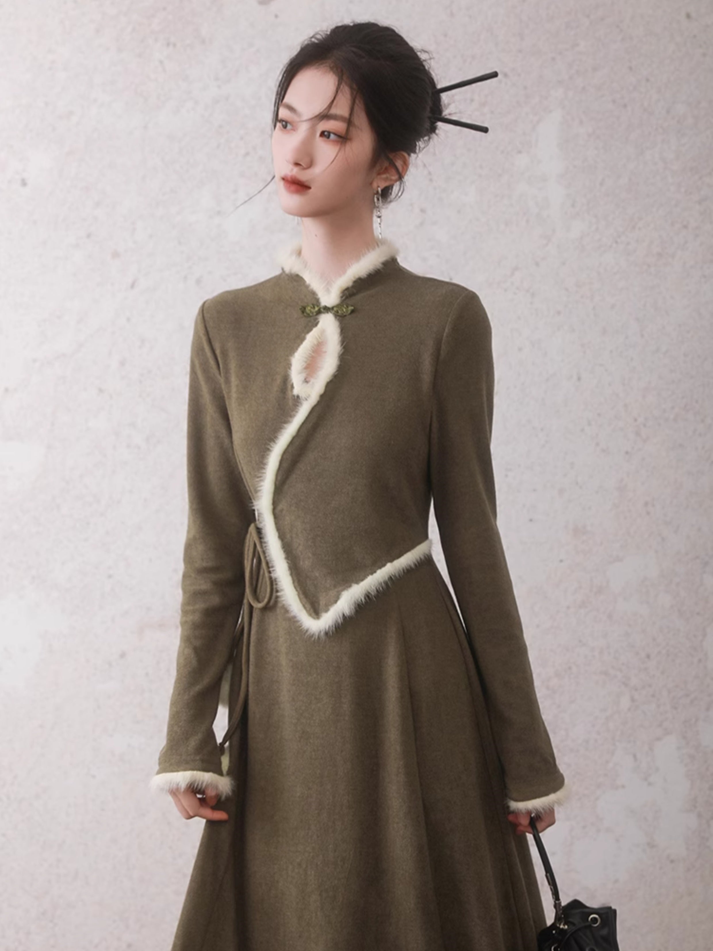 Robe de style chinois de la taille de la taille de la taille en fourrure