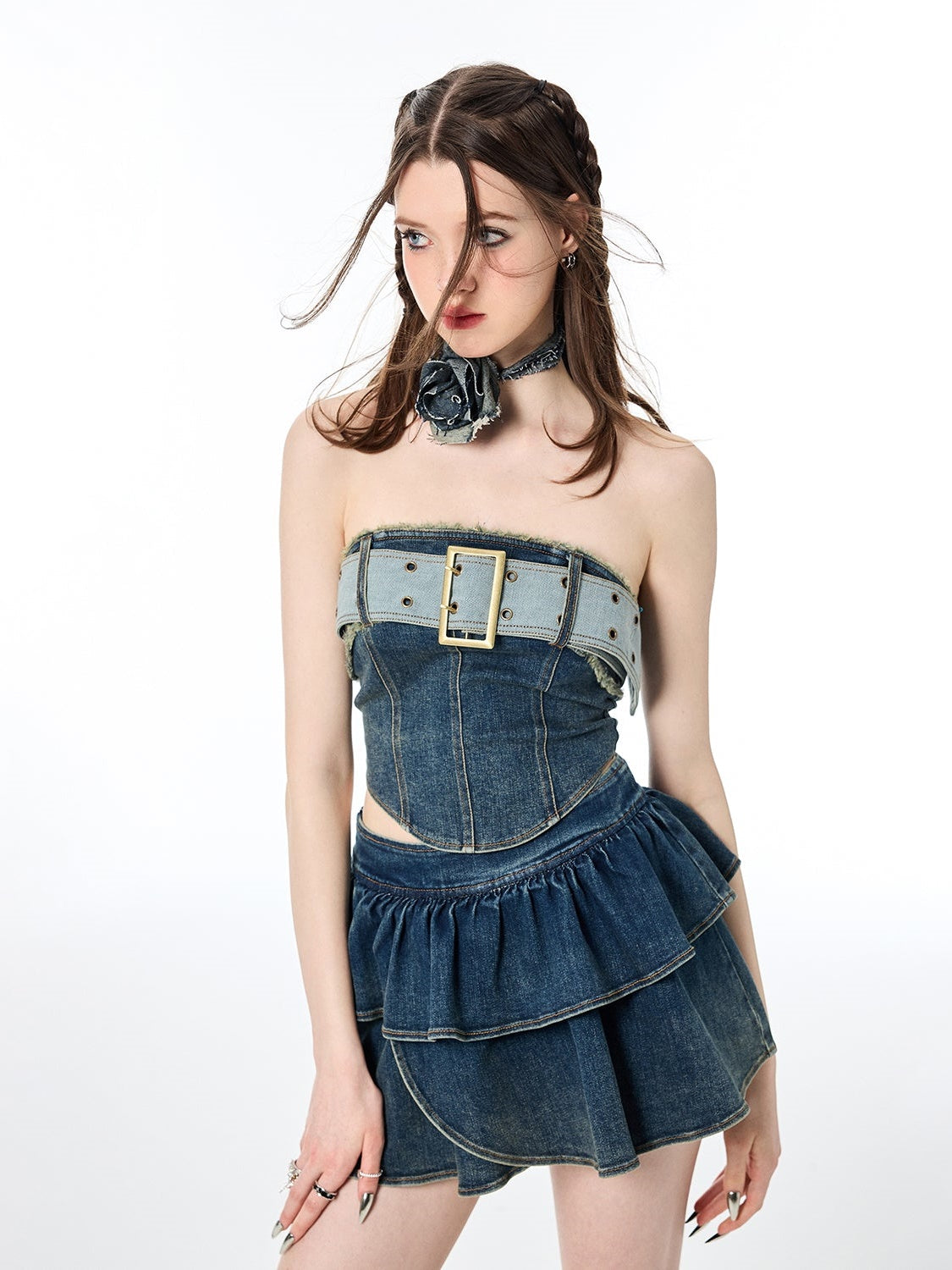 Top nue et jupe nue en denim doux et épicé et épicé