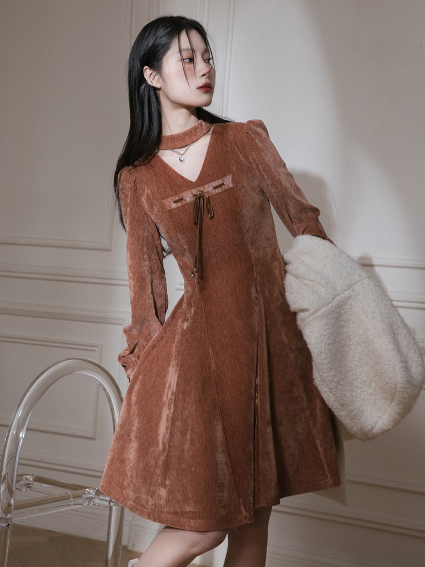 Robe courte en velours en V-à col