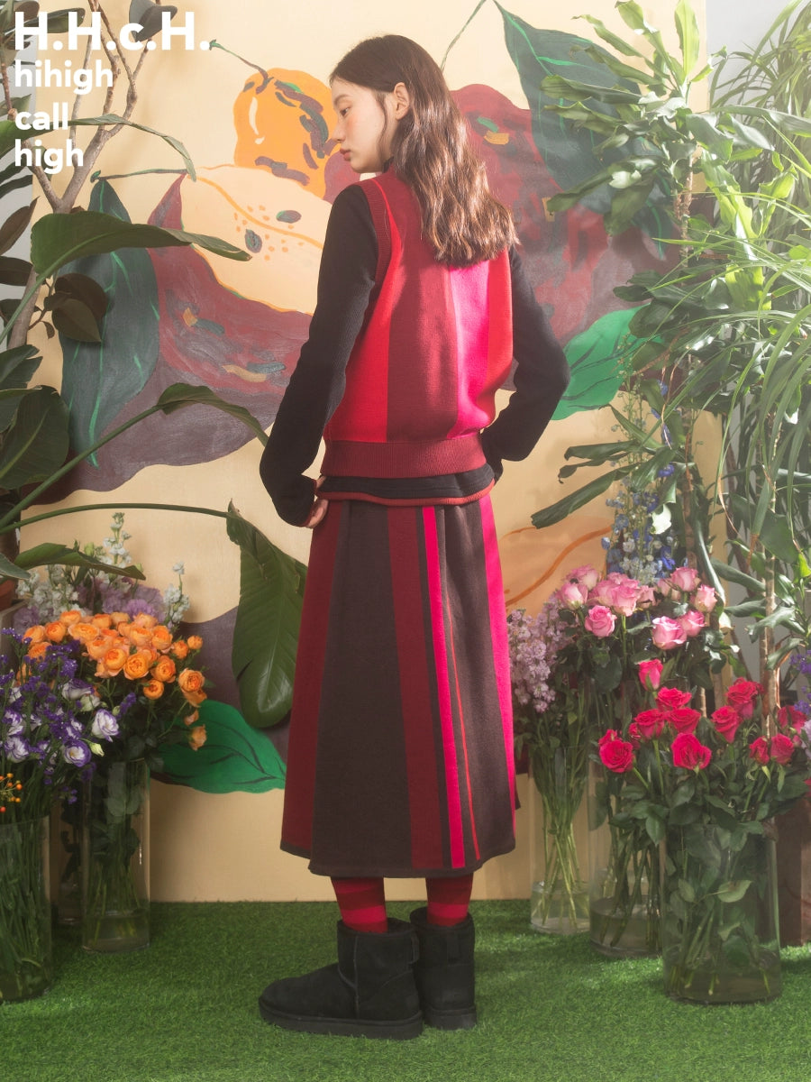 Banana Stickerei gestreifte Strickweste & Rock