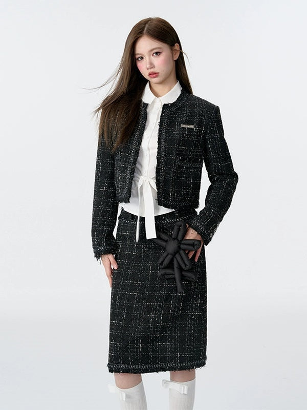 Tweed gepolsterte Jacke und Blumenpuppe gerade Midi Rock