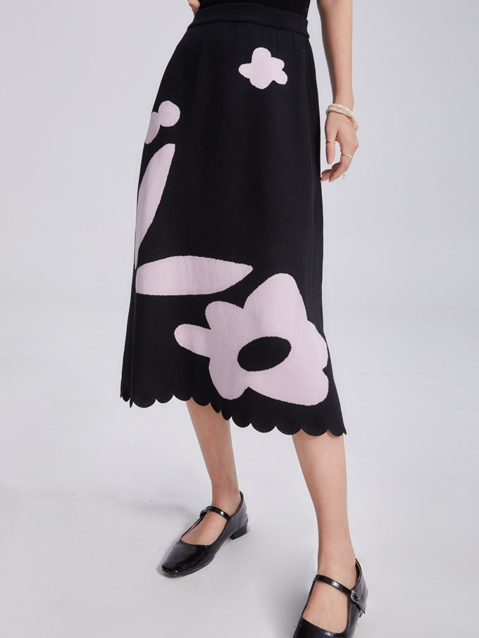 Tulip Contrast Color Short-Sleeeded Knit & Skirt