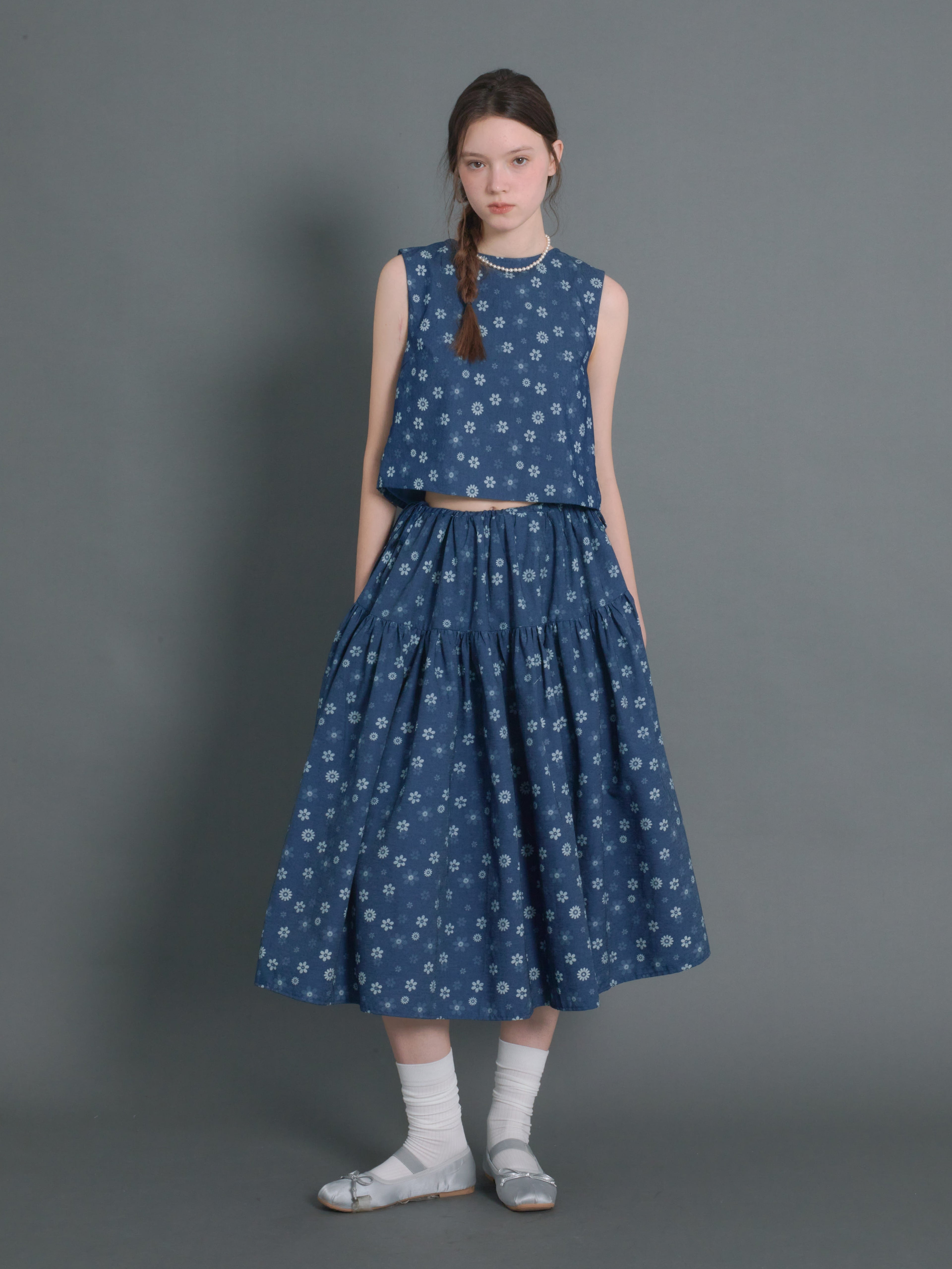 Flower Denim Sleeveless Back Ribbon Top & Gather Fluffy Skirt