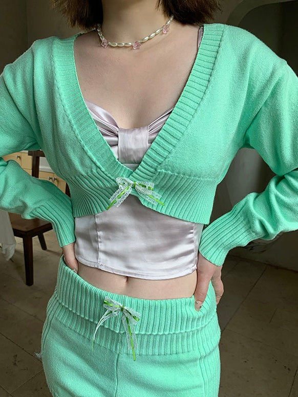 Cropped V-neck Knit Cardigan & Hot Pants