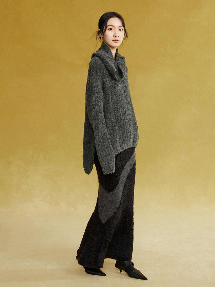 Relaxed Silhouette Loose Sweater