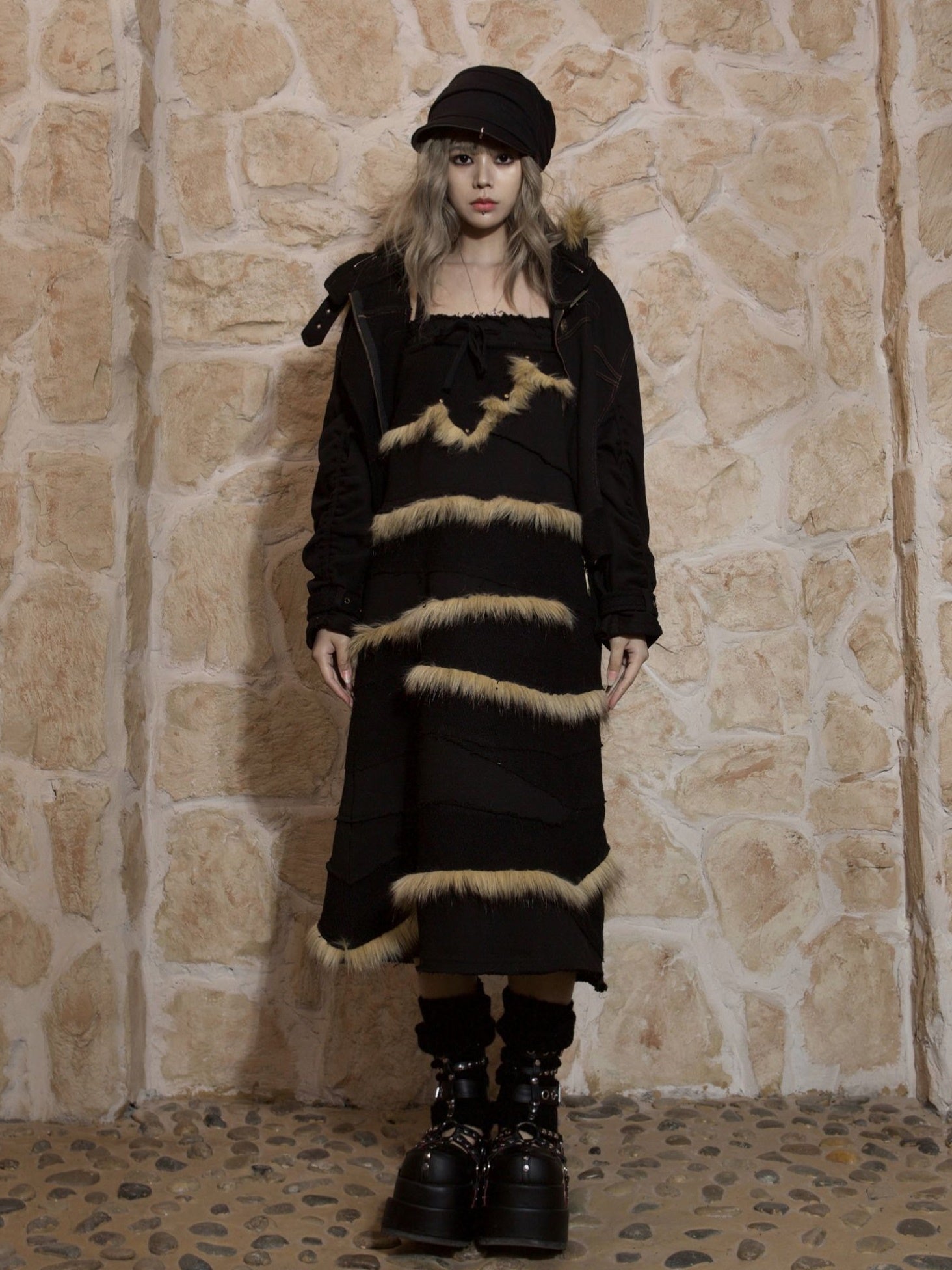 별도의 모피 스티치 스커트