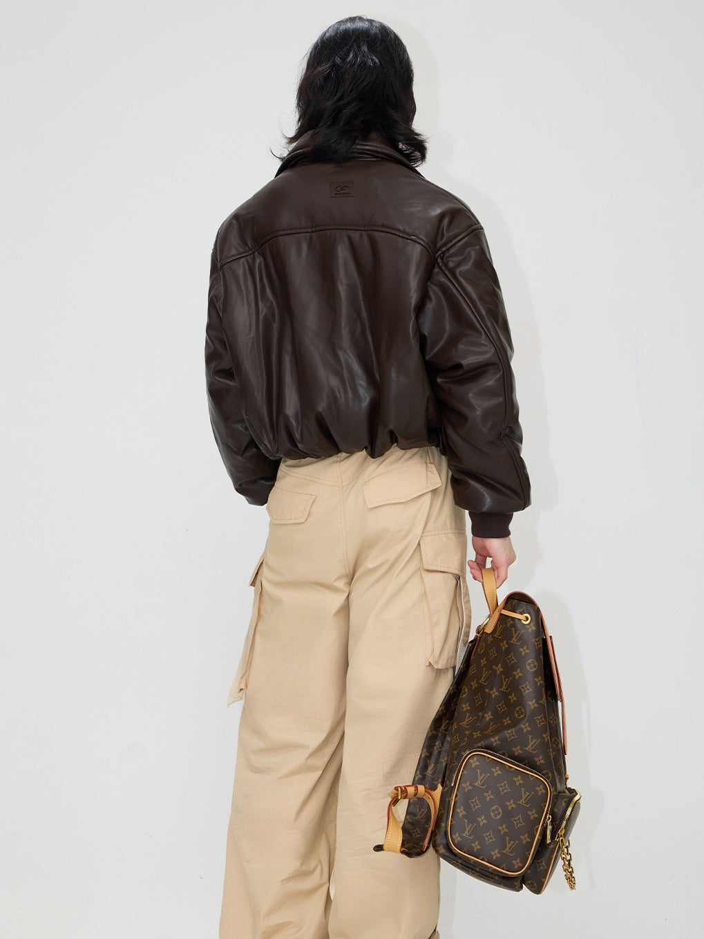 패딩 된 짧은 가죽 자켓