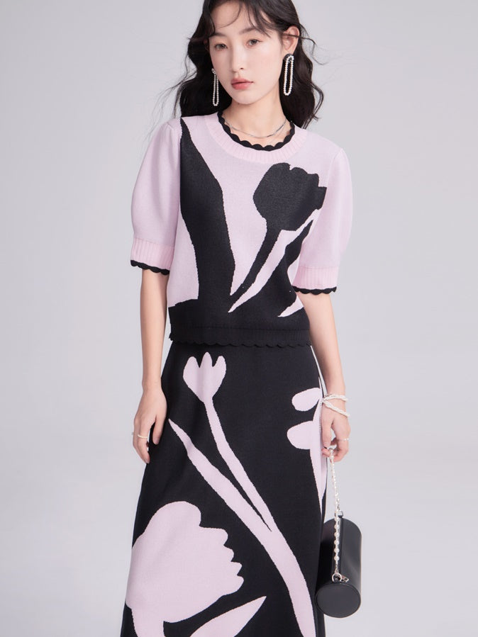 Tulip Contrast Color Short-Sleeeded Knit & Skirt