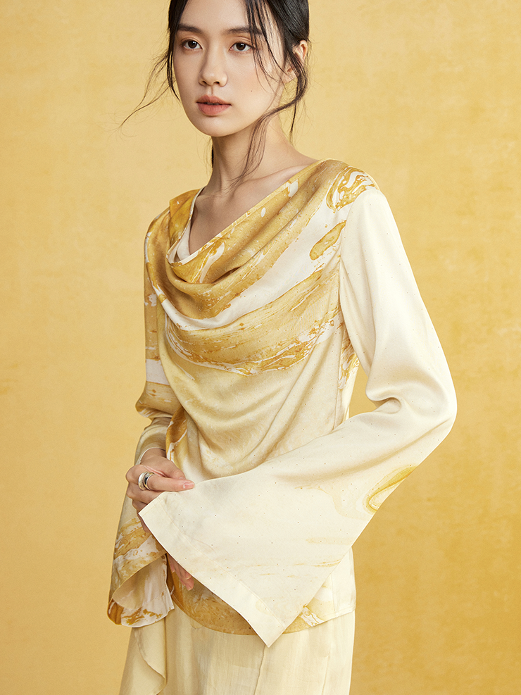 Swing Collar Wide Sleeve Drape Top