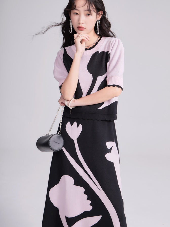 Tulip Contrast Color Short-Sleeeded Knit & Skirt