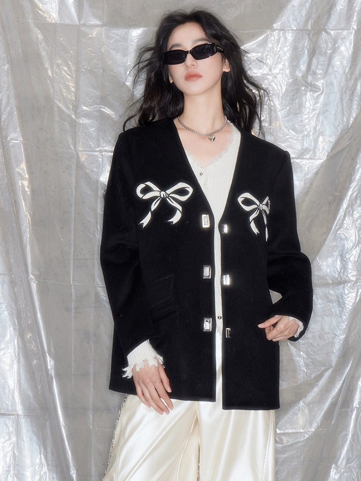 V-Ausschnitt Bow Stickie-Metallknopfjacke