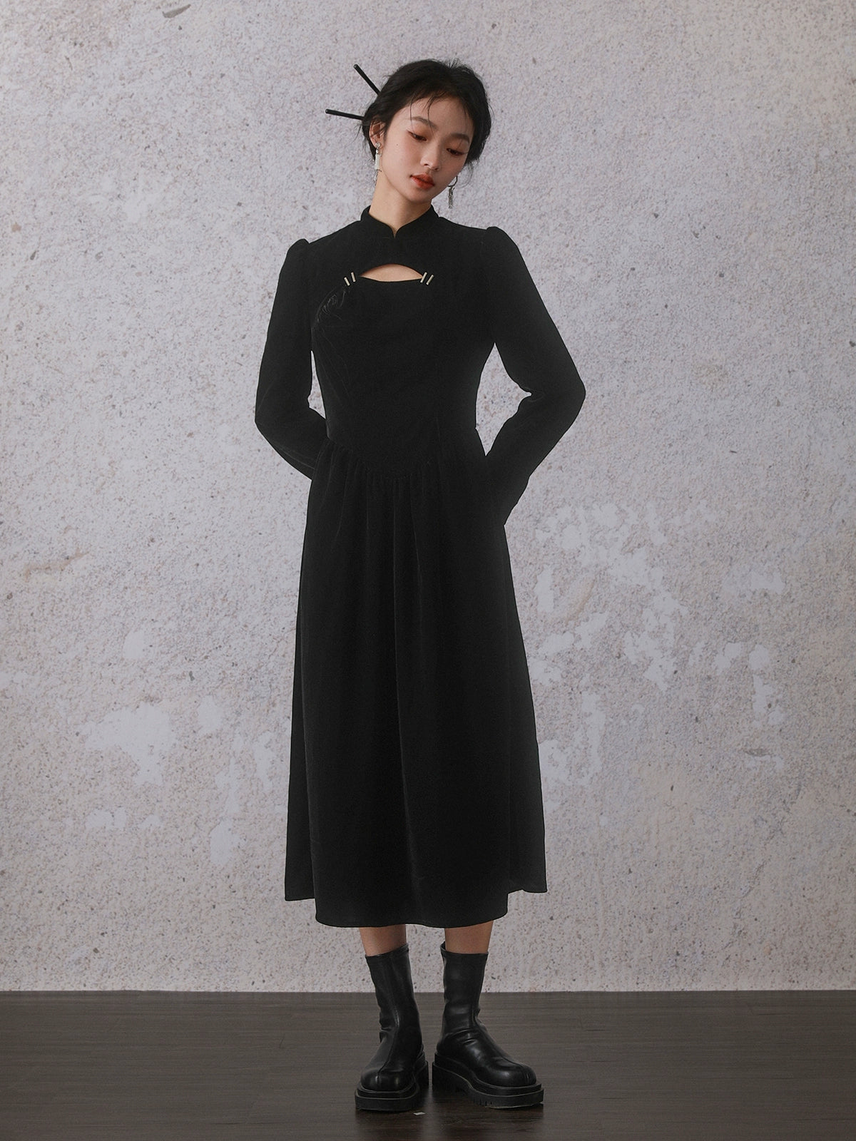 Chinese Style Velvet Buckle Cutout Design Dress