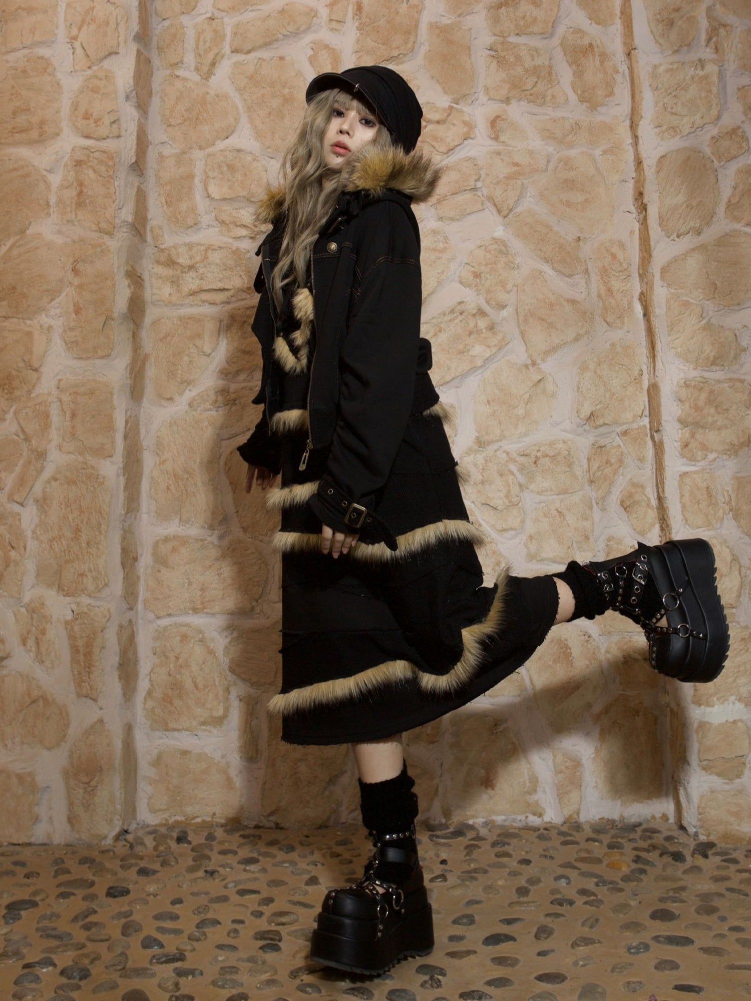 별도의 모피 스티치 스커트