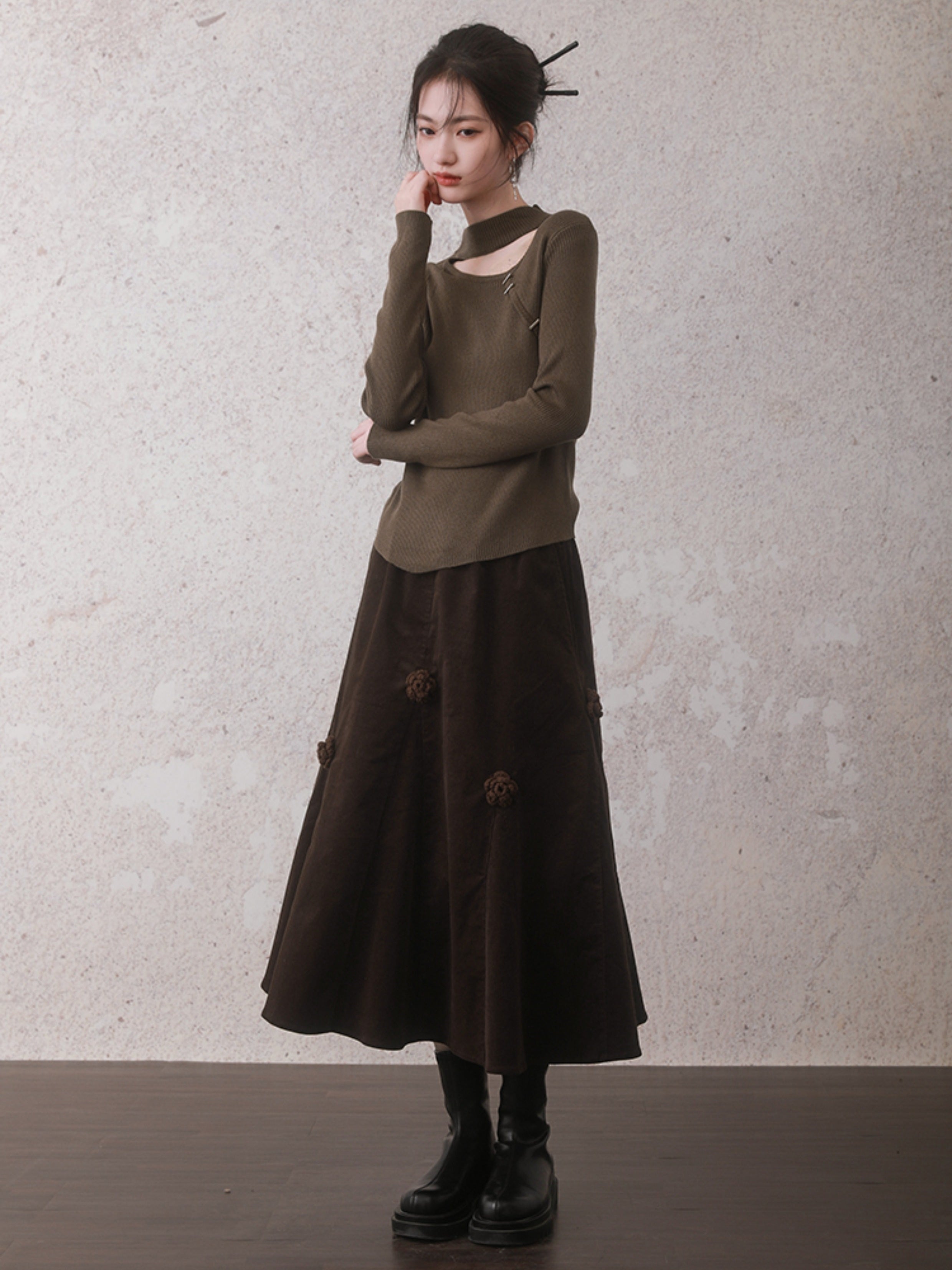 Neuer chinesischer Styledrawstring -Ausschnittpullover