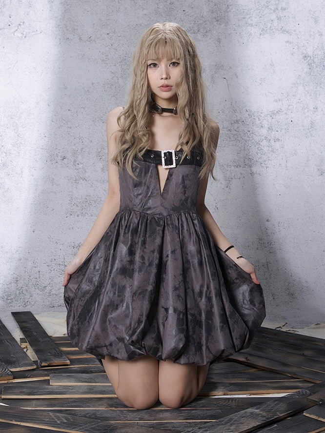 깊은 V 넥 서스펜더 새싹 드레스