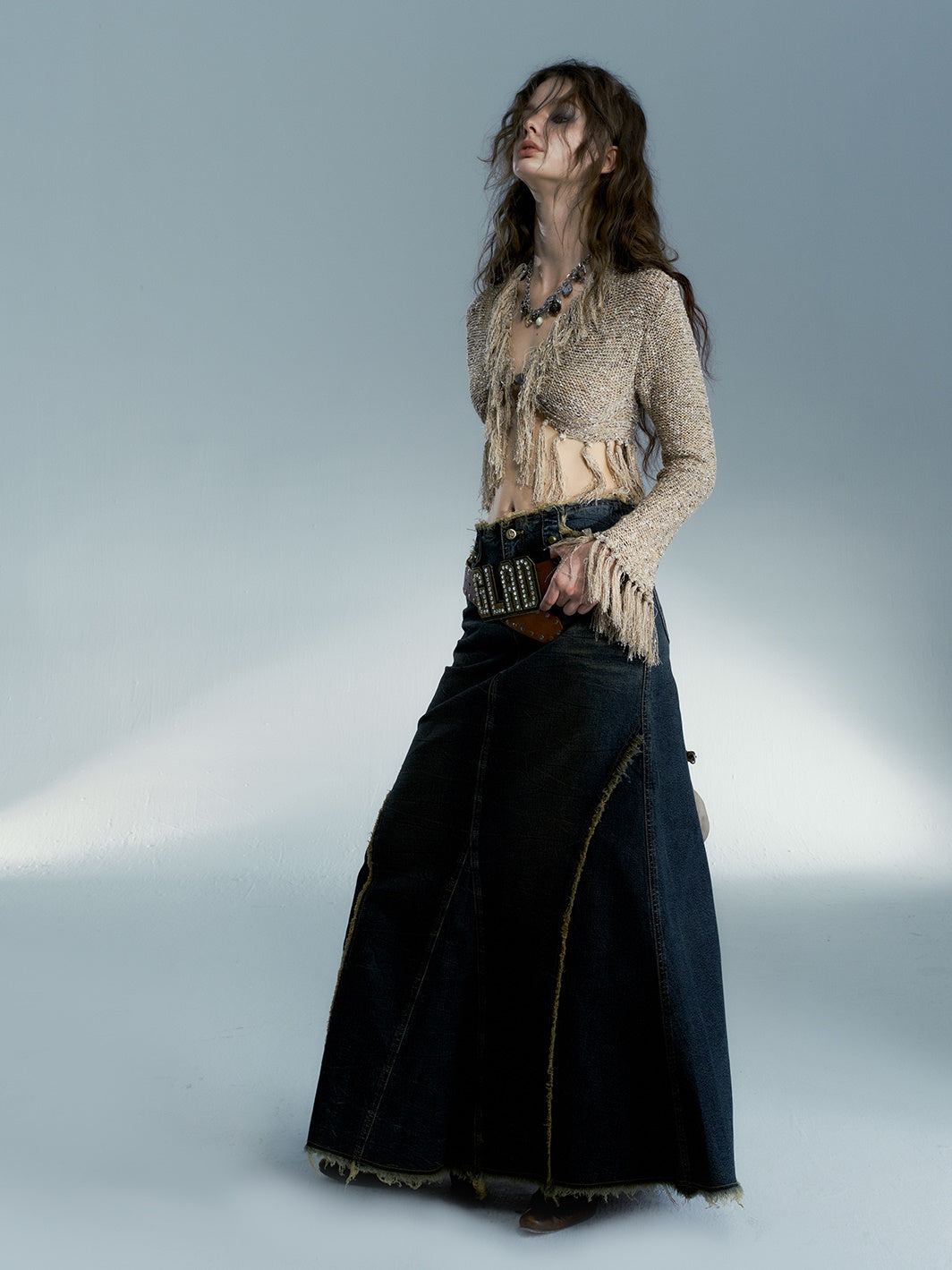 Commutation de la sirène à longue jupe en jean