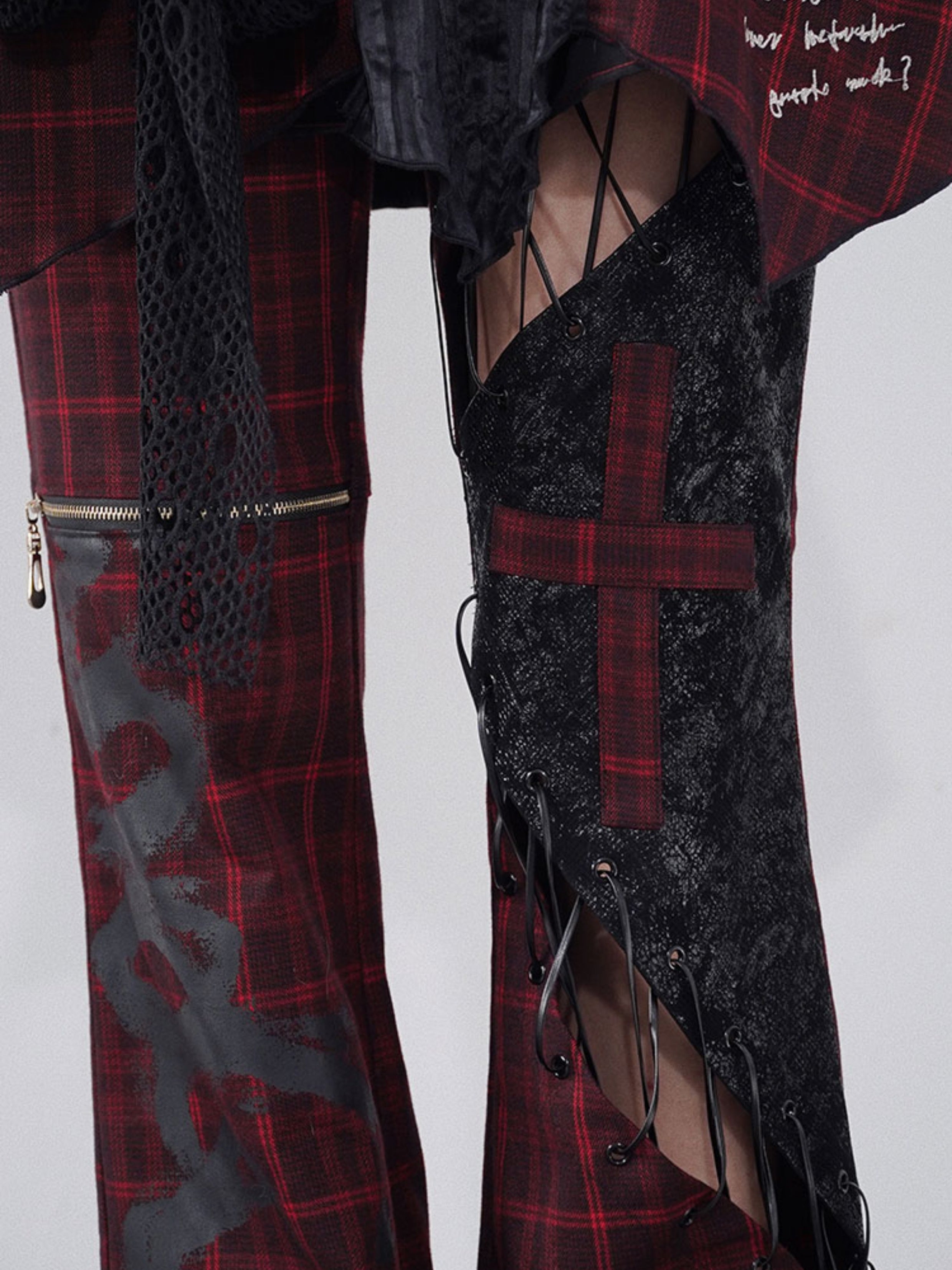 Pantalon à point à cuir à carreaux creux à lanière