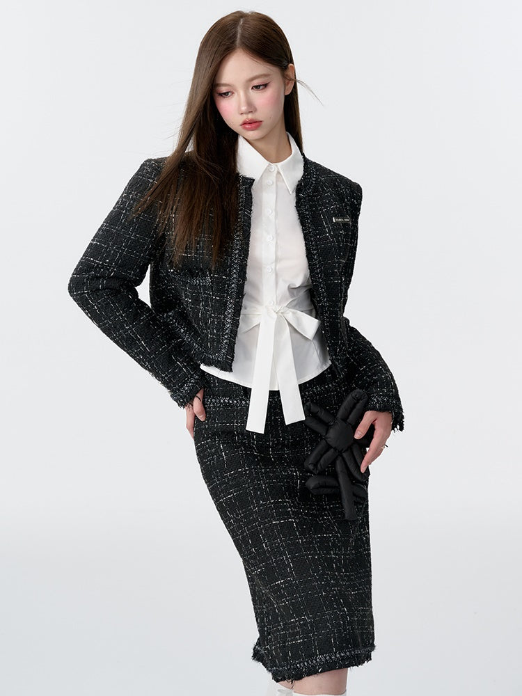 Tweed gepolsterte Jacke und Blumenpuppe gerade Midi Rock