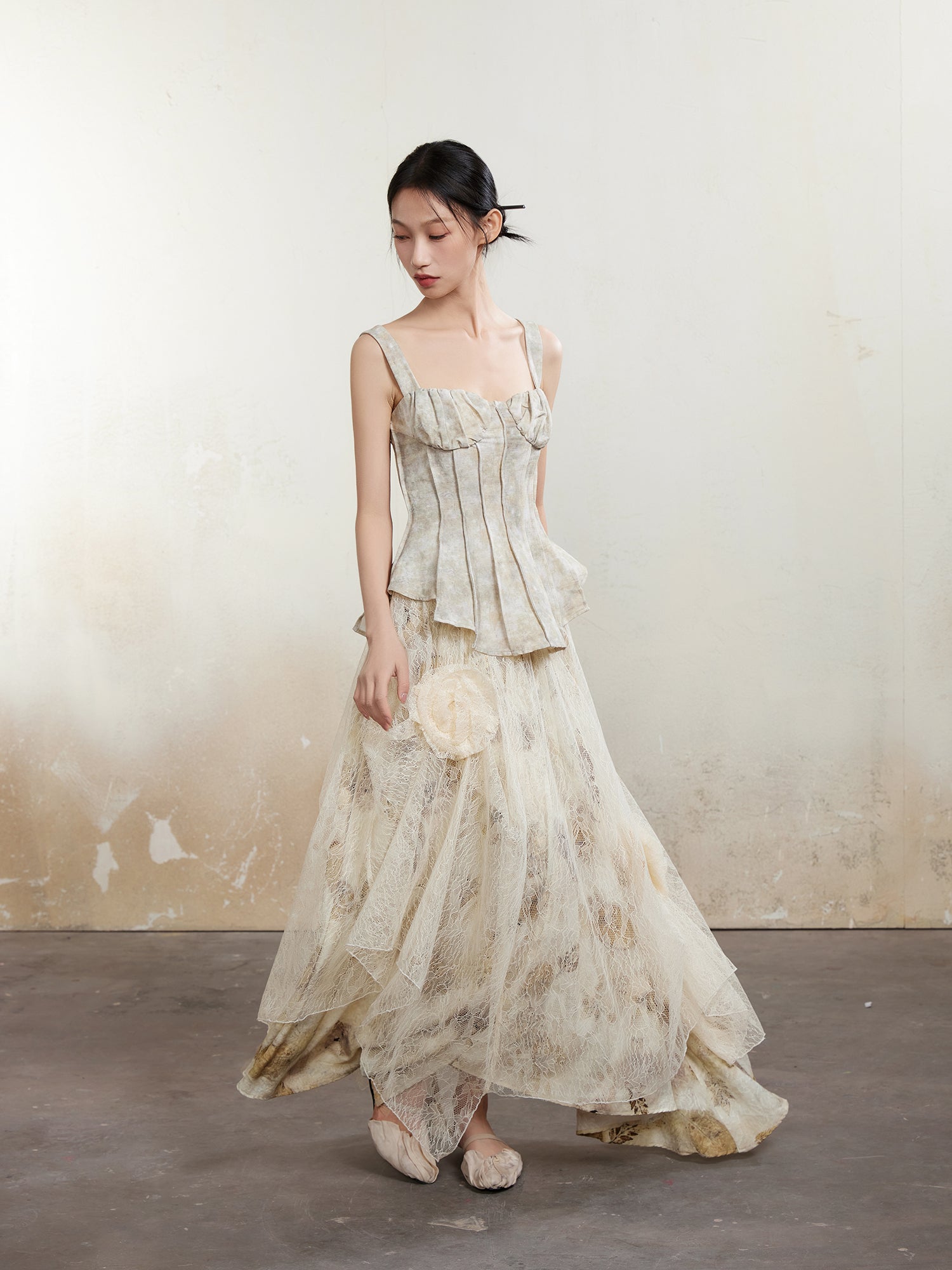 Romantic Slim Pleat Suspender Top