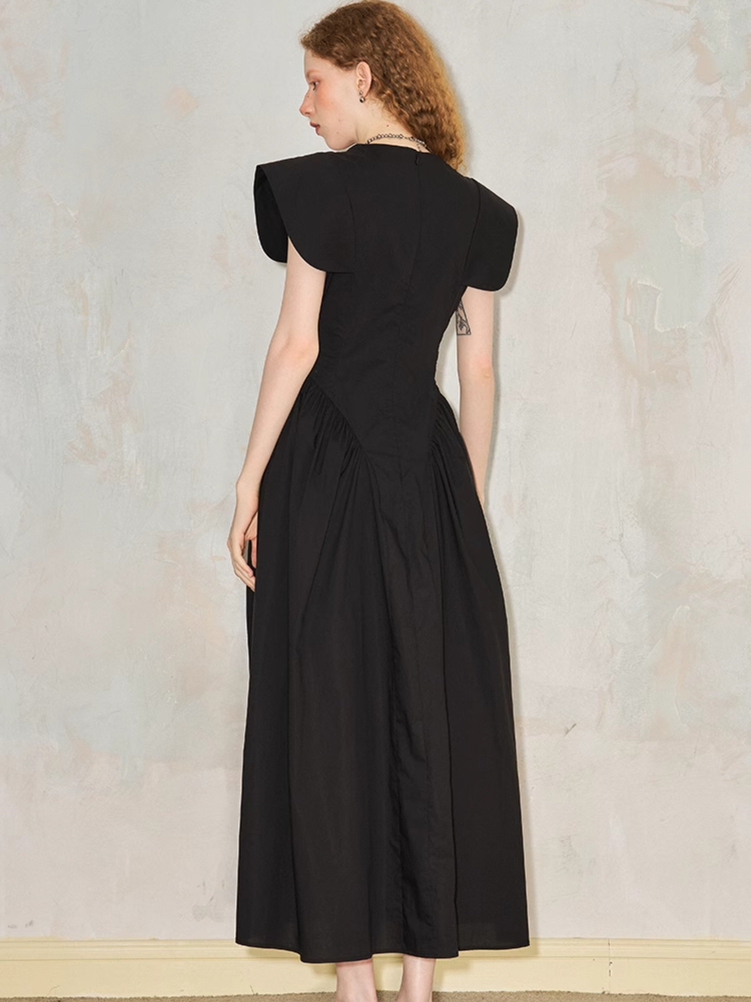 Wrinkled V-neck French Flying Sleeve Dress