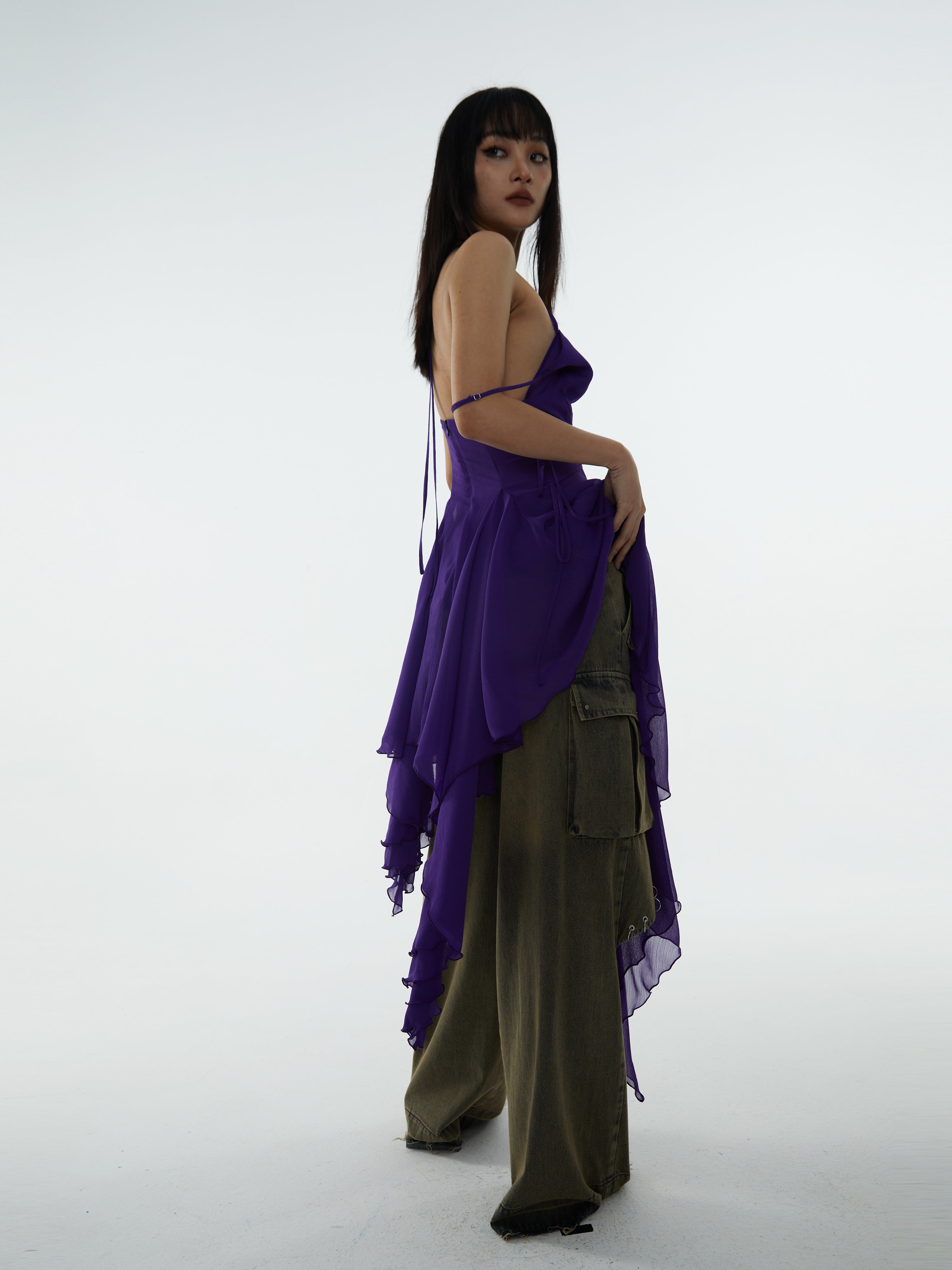 Unregelmäßiges Saumgurtkleid