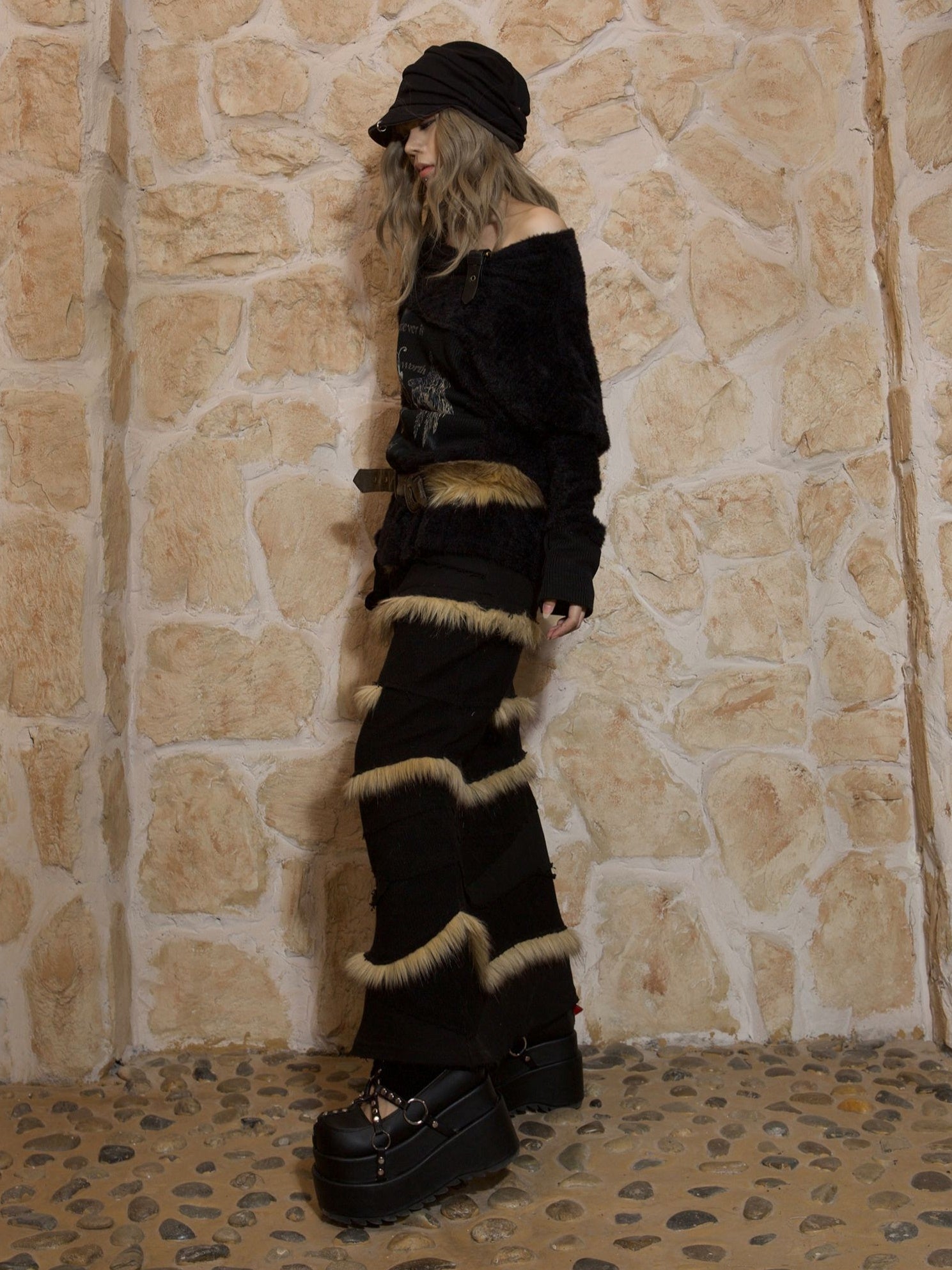 별도의 모피 스티치 스커트