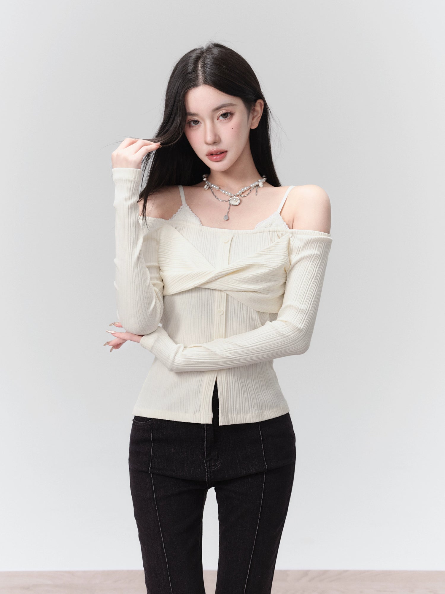 Fake Two-piece Knotted One-shoulder Top