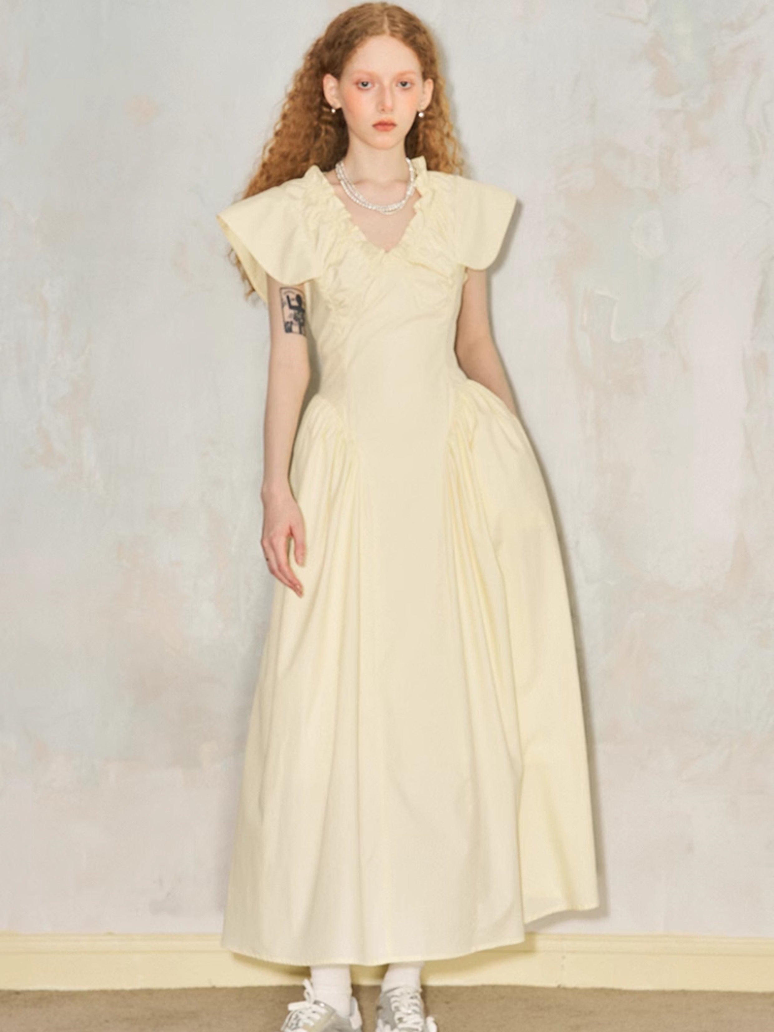 Wrinkled V-neck French Flying Sleeve Dress