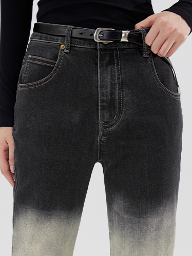 Heavy-duty Washed Micro-flare Gradient Jeans