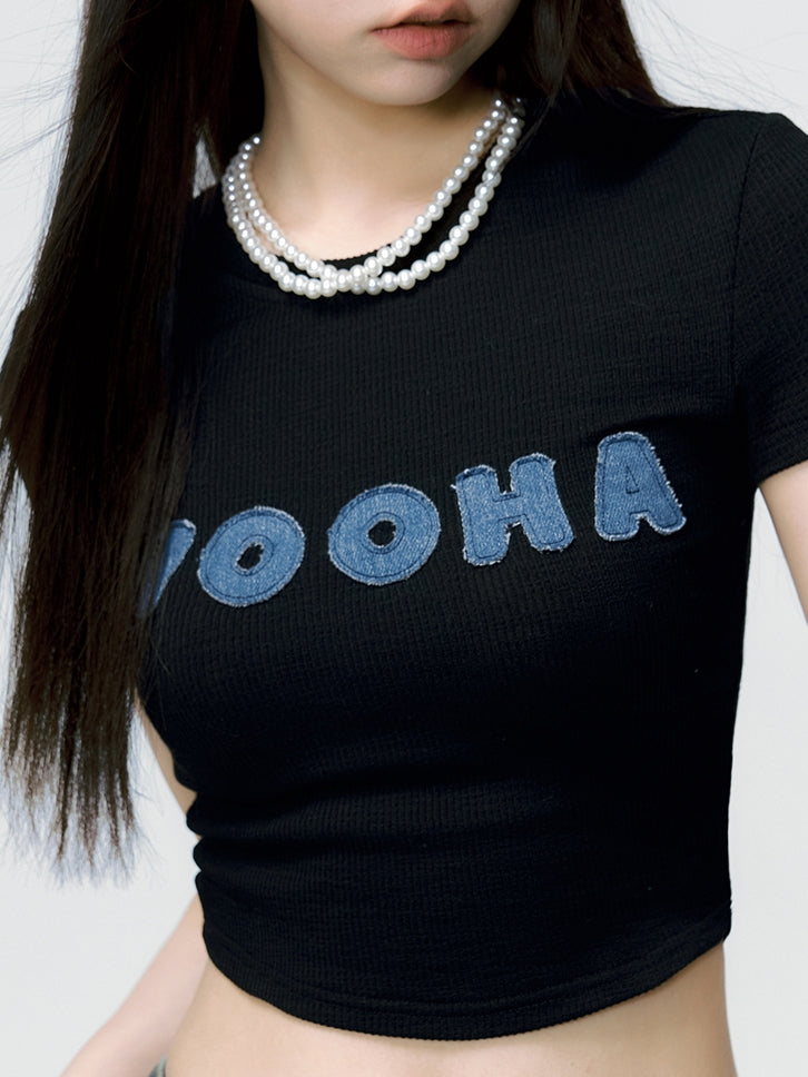 Cropped Casual Badge Tight Tight T-Shirt