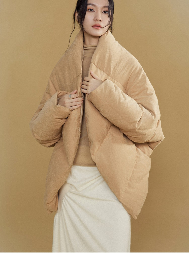 Gestapelte Knackpackung gebogen