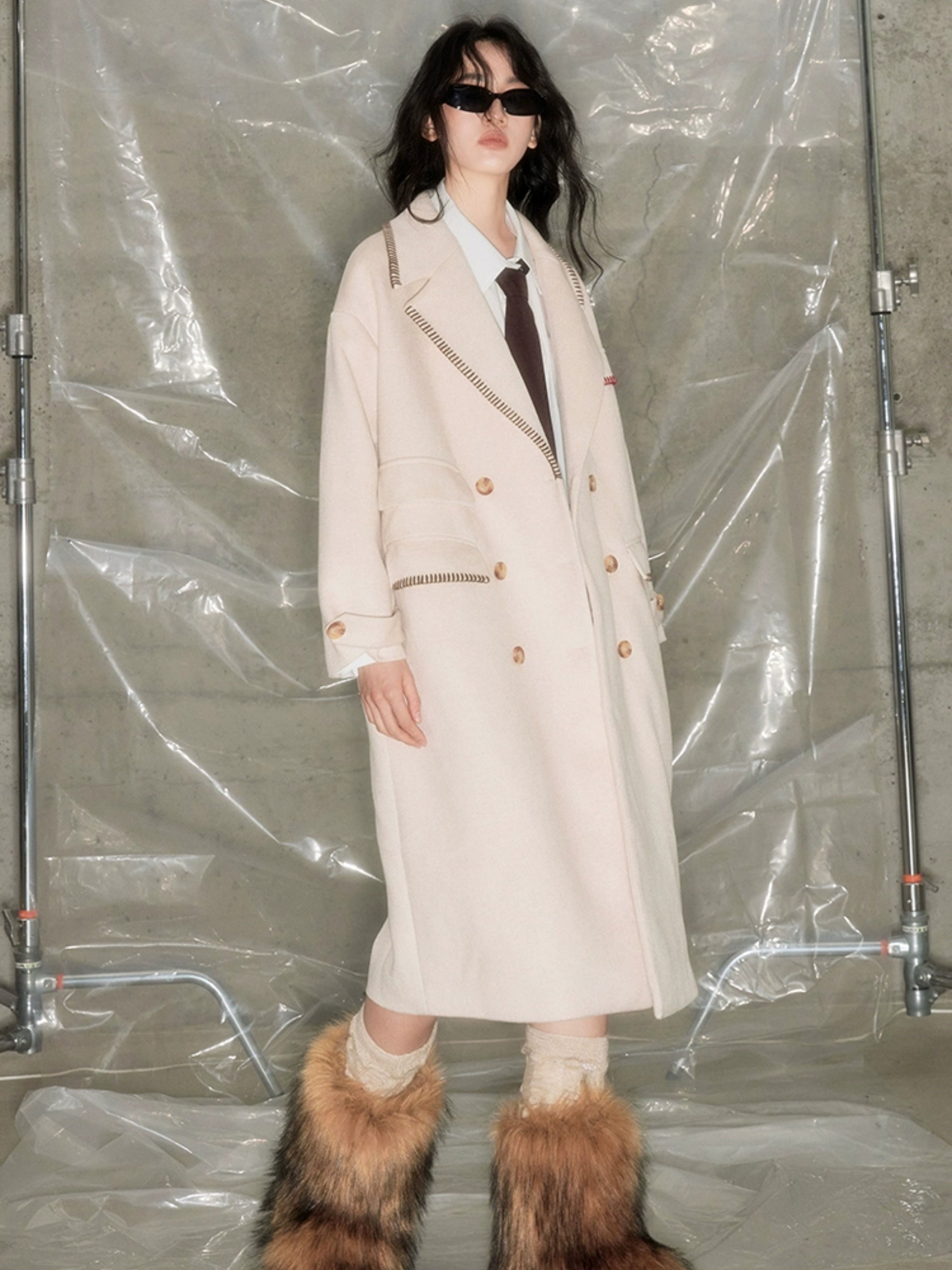 Lose fallen gelassener schultergestickter Gürtelmantel