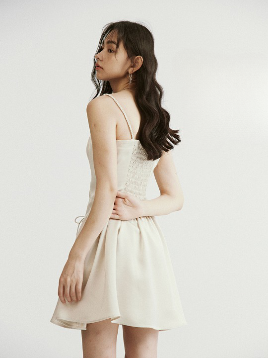 꼰 어깨 끈 대각선 전면 미니 원피스
