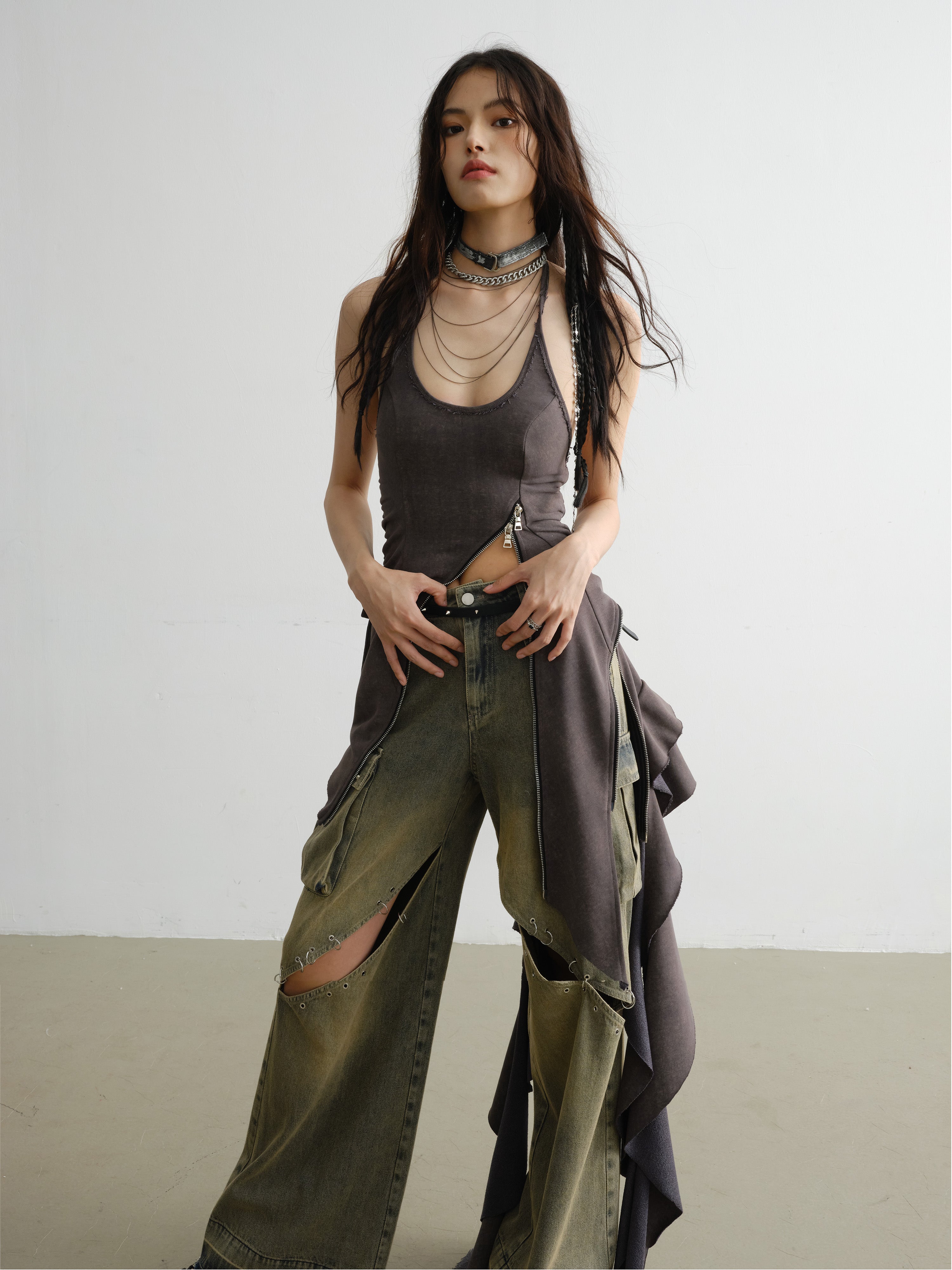 불규칙한 지퍼 장식 러플 서스펜더 드레스