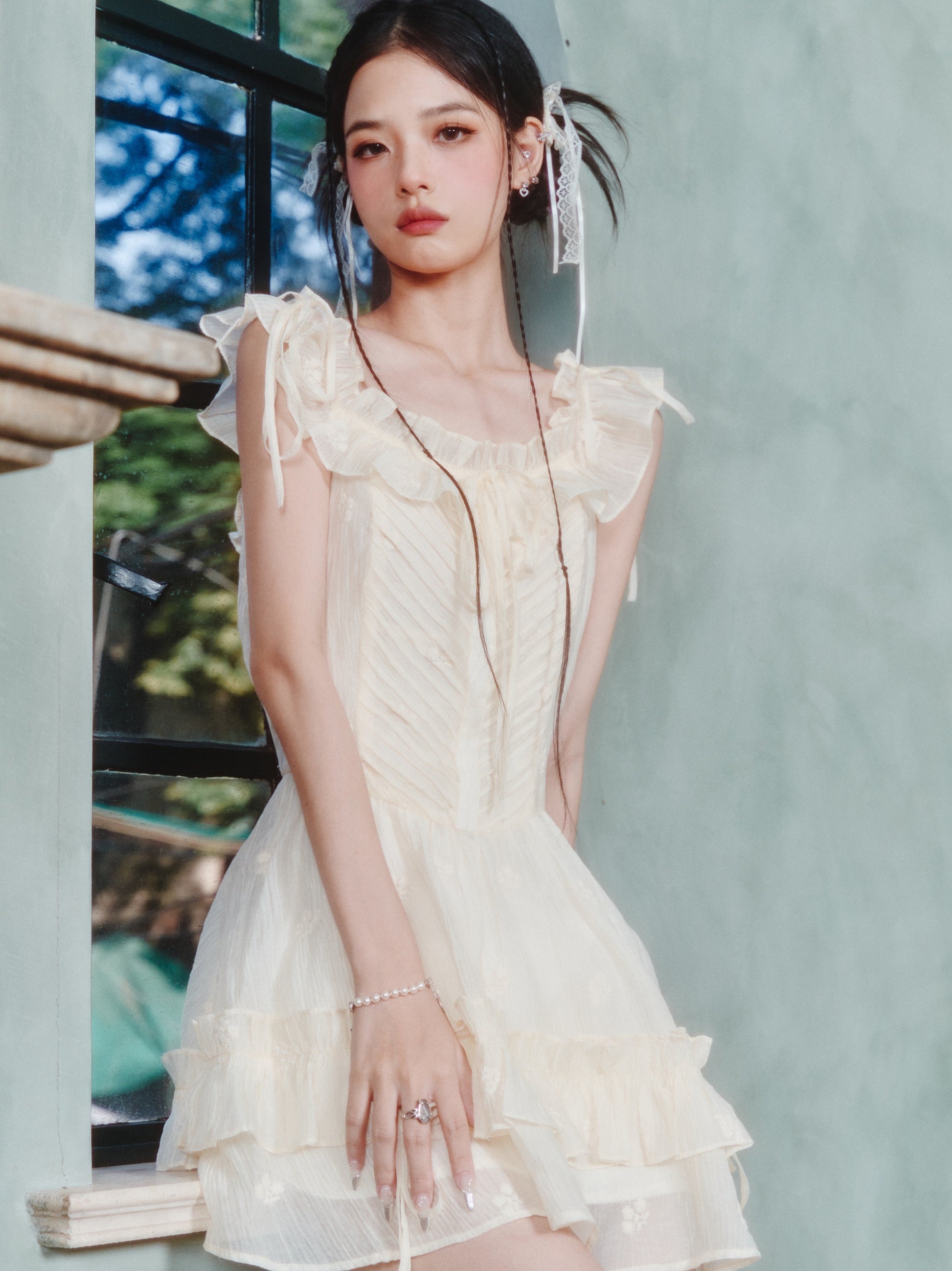 Embroidered Ruffled U-neck Lace-up Sleeveless Dress