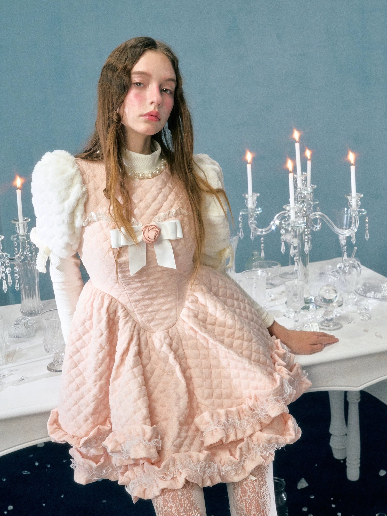 Spitze gesteppte Bower Brosche Sunddress & Puffärmel. Top