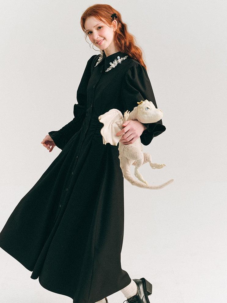 Blütenblätter Blumen und Tränen von Perlen getadertes Taille schlanker Kleid